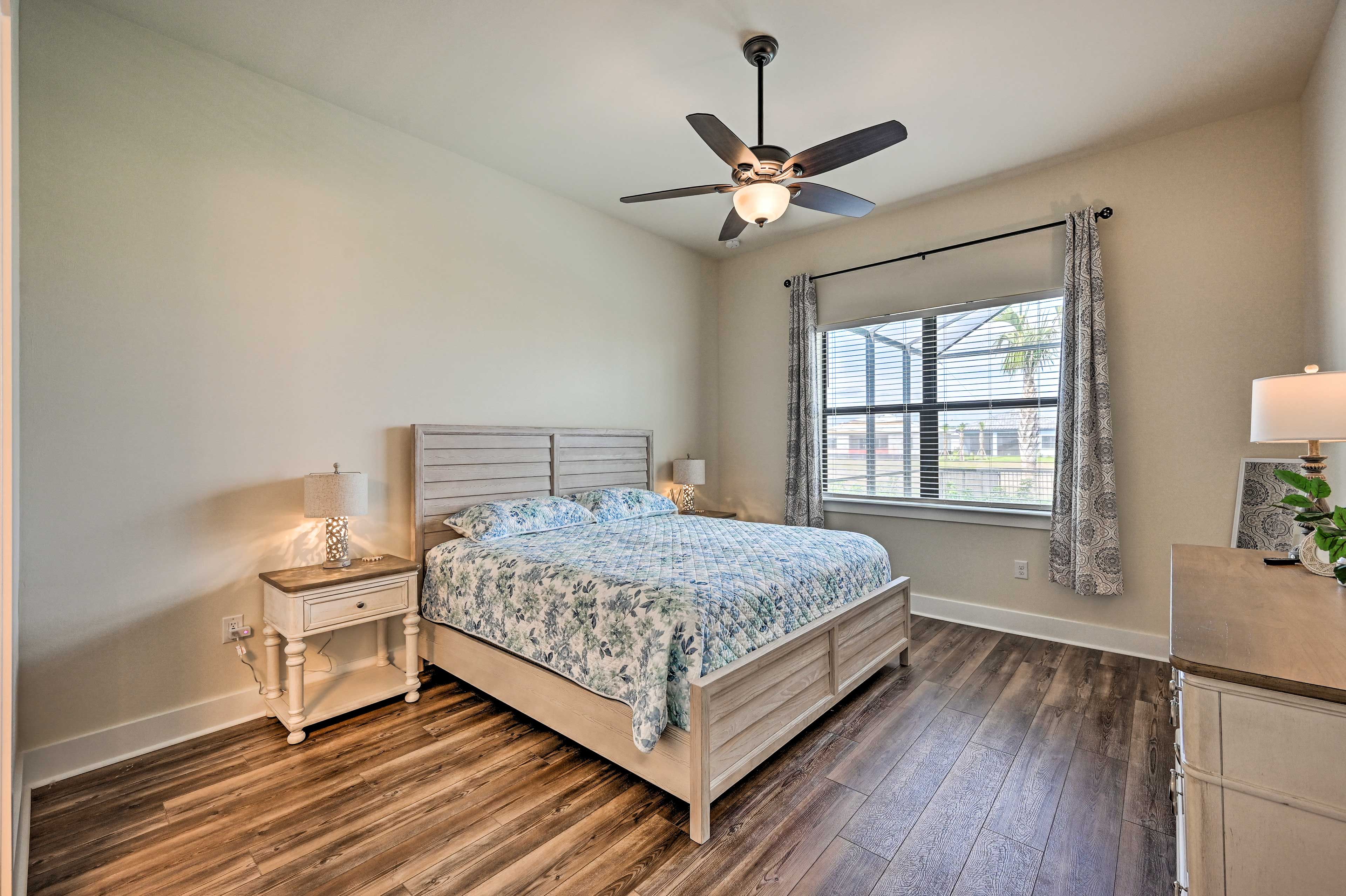 Bedroom 1 | King Bed | Linens Provided