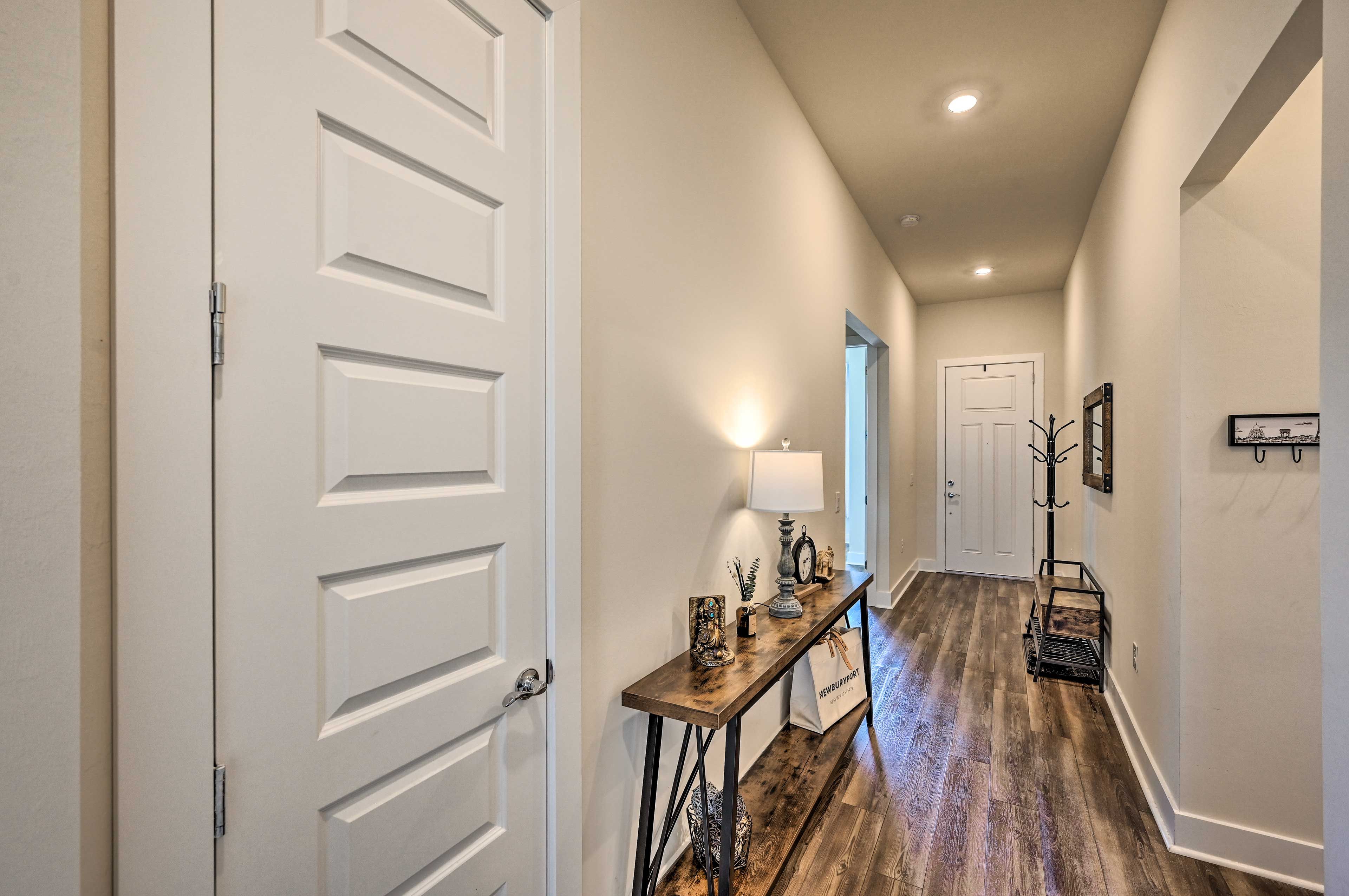 Entryway | Free WiFi | Central Heat & A/C