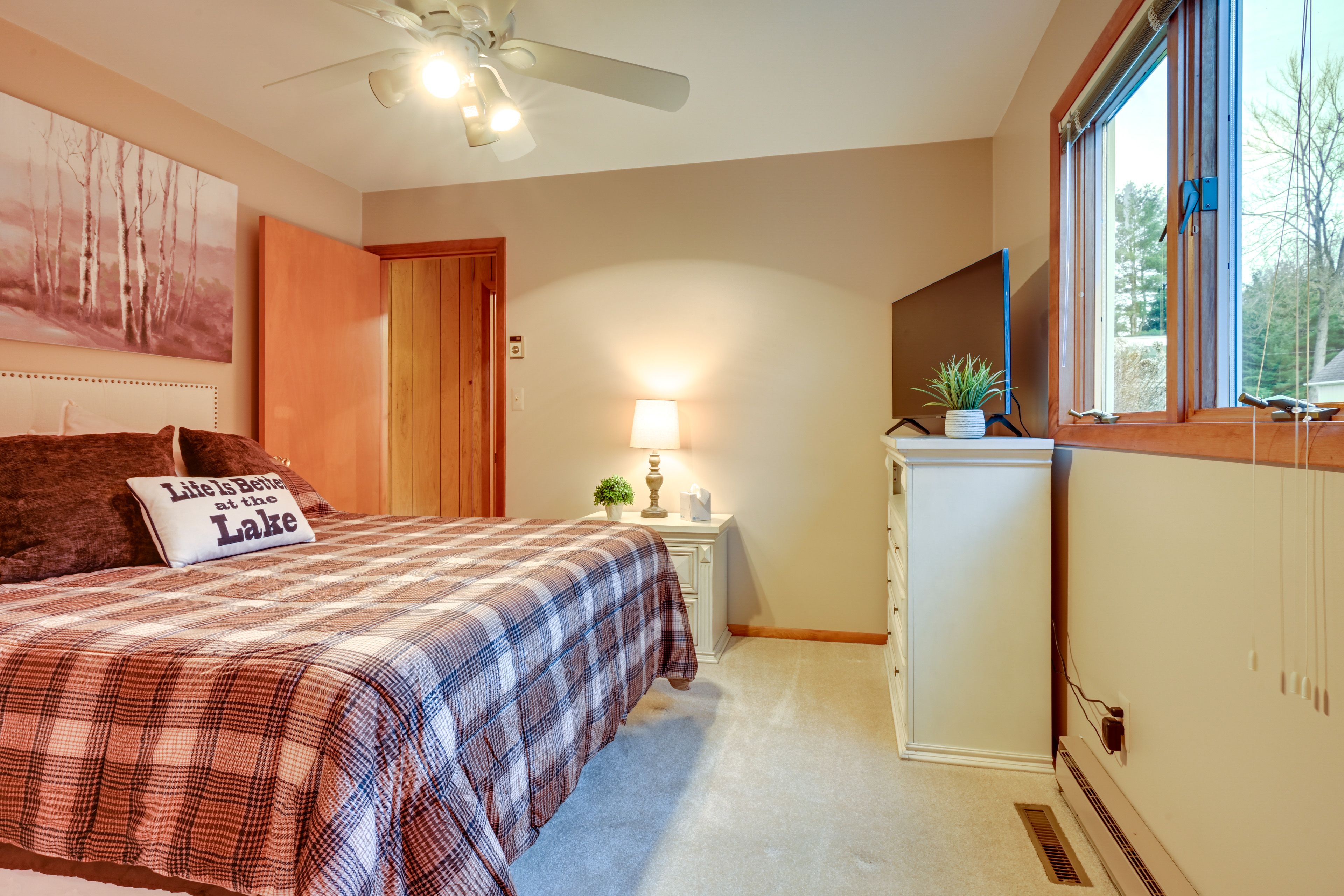 Bedroom 2 | Queen Bed