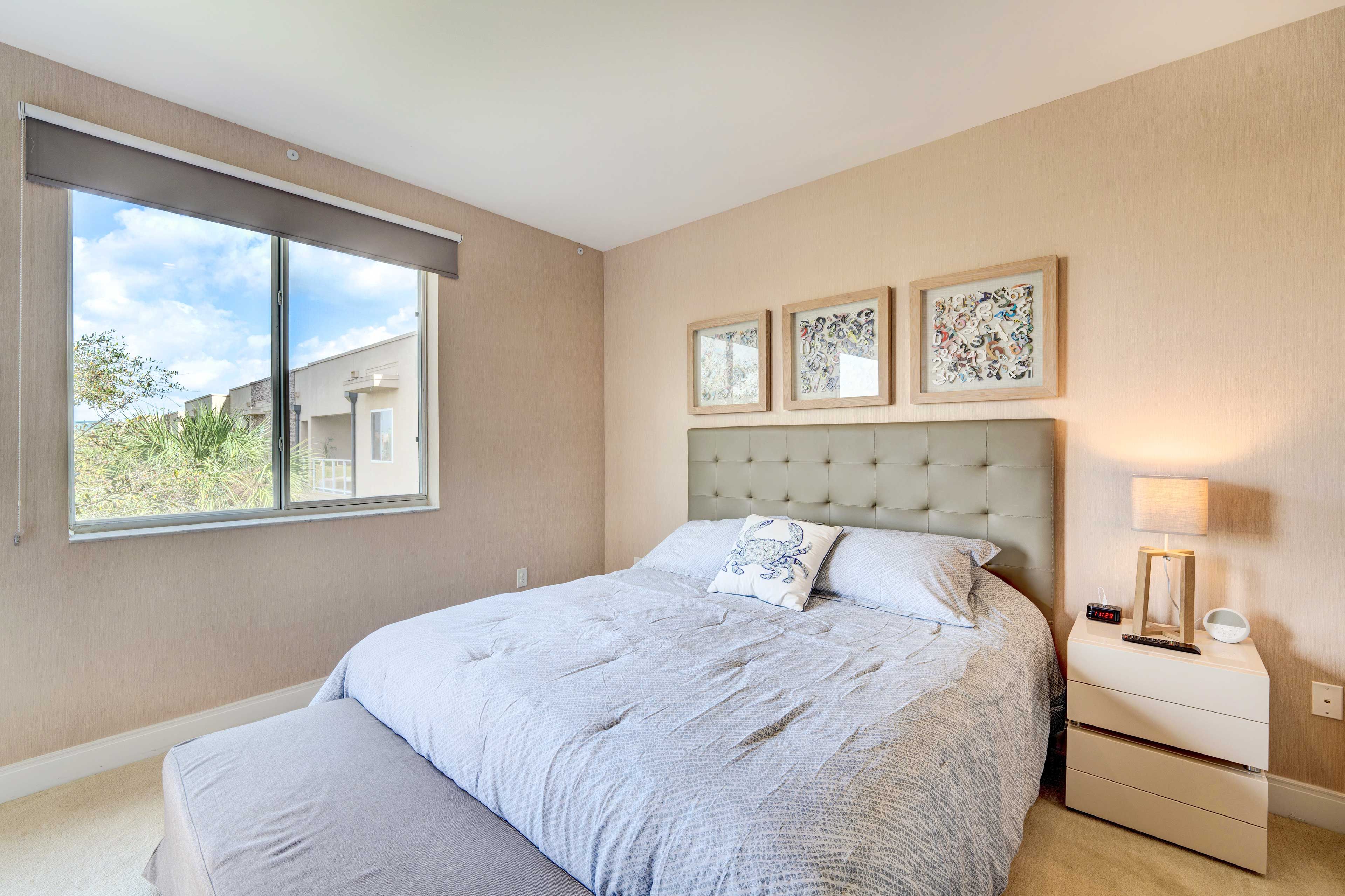 Bedroom 2 | King Bed | 2nd Floor | En-Suite Bathroom