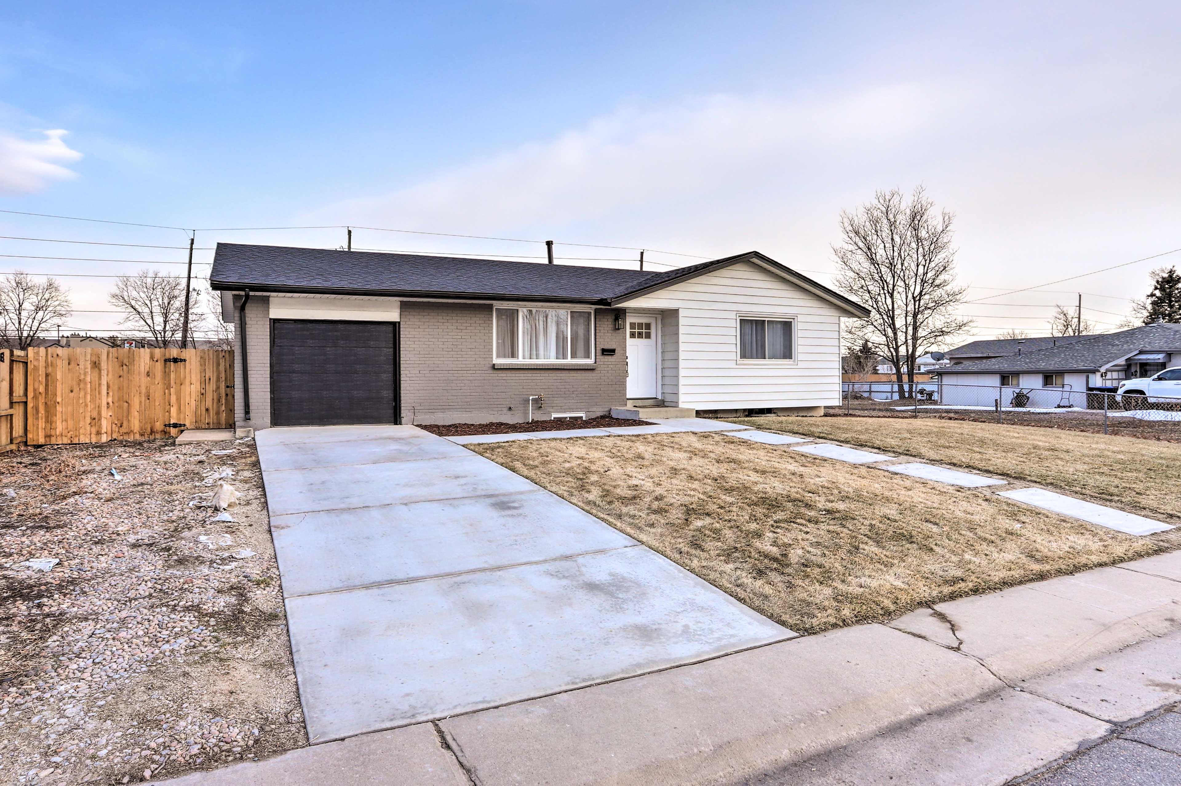 Home Exterior | Street Parking