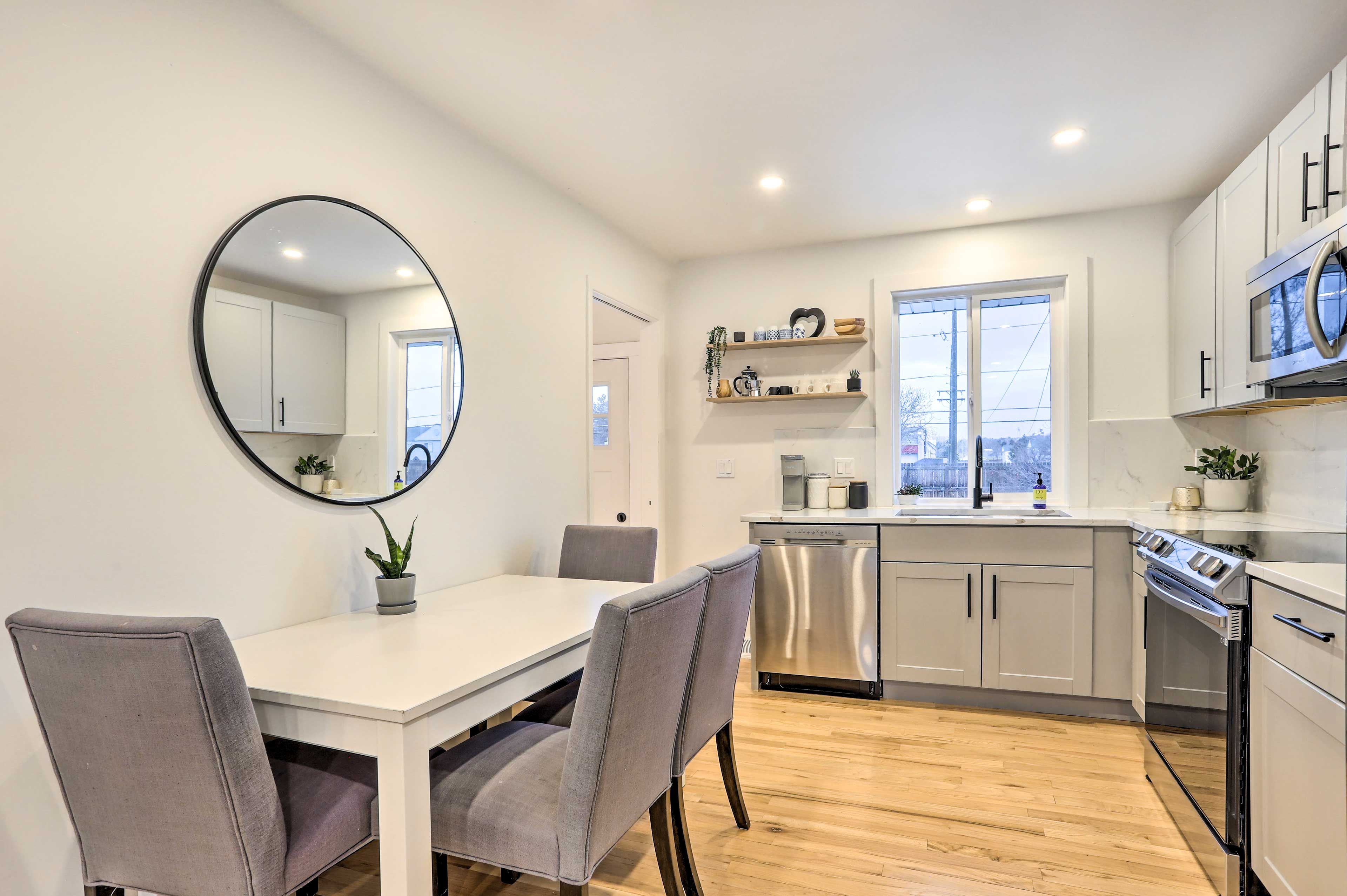 Dining Area | Main Kitchen