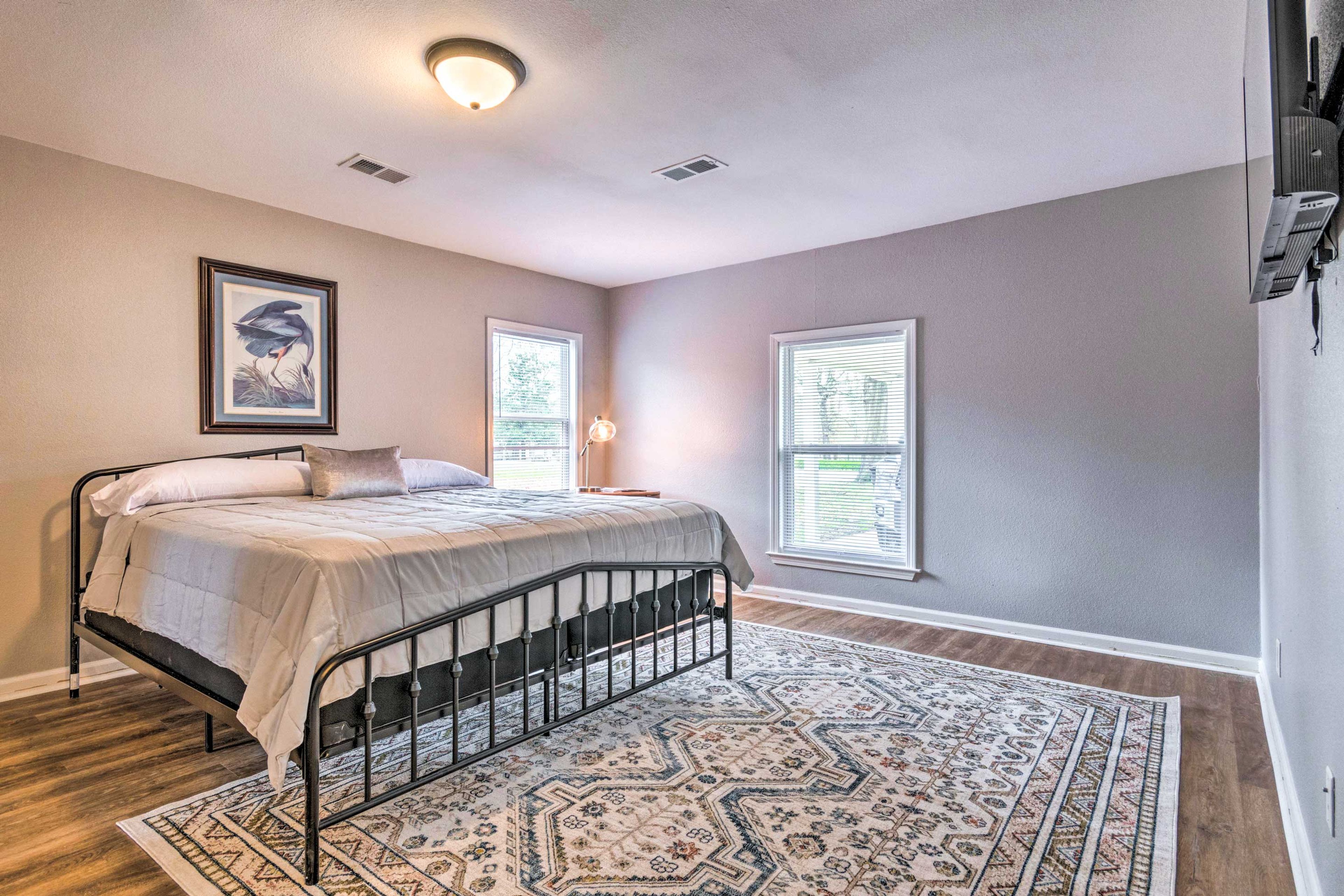 Bedroom 1 | King Bed | En-Suite Bathroom