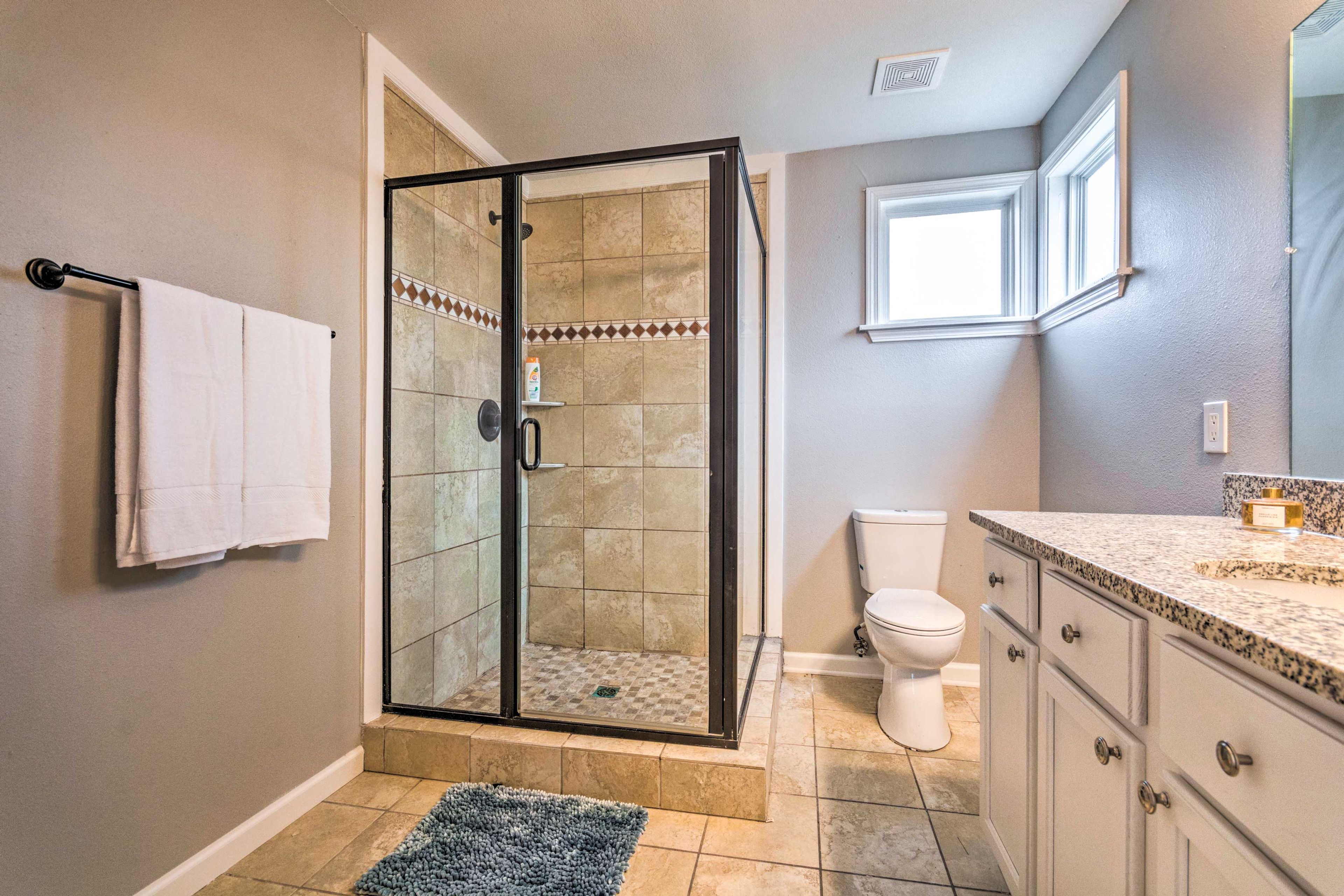 En-Suite Bathroom | Towels Provided | Hair Dryer