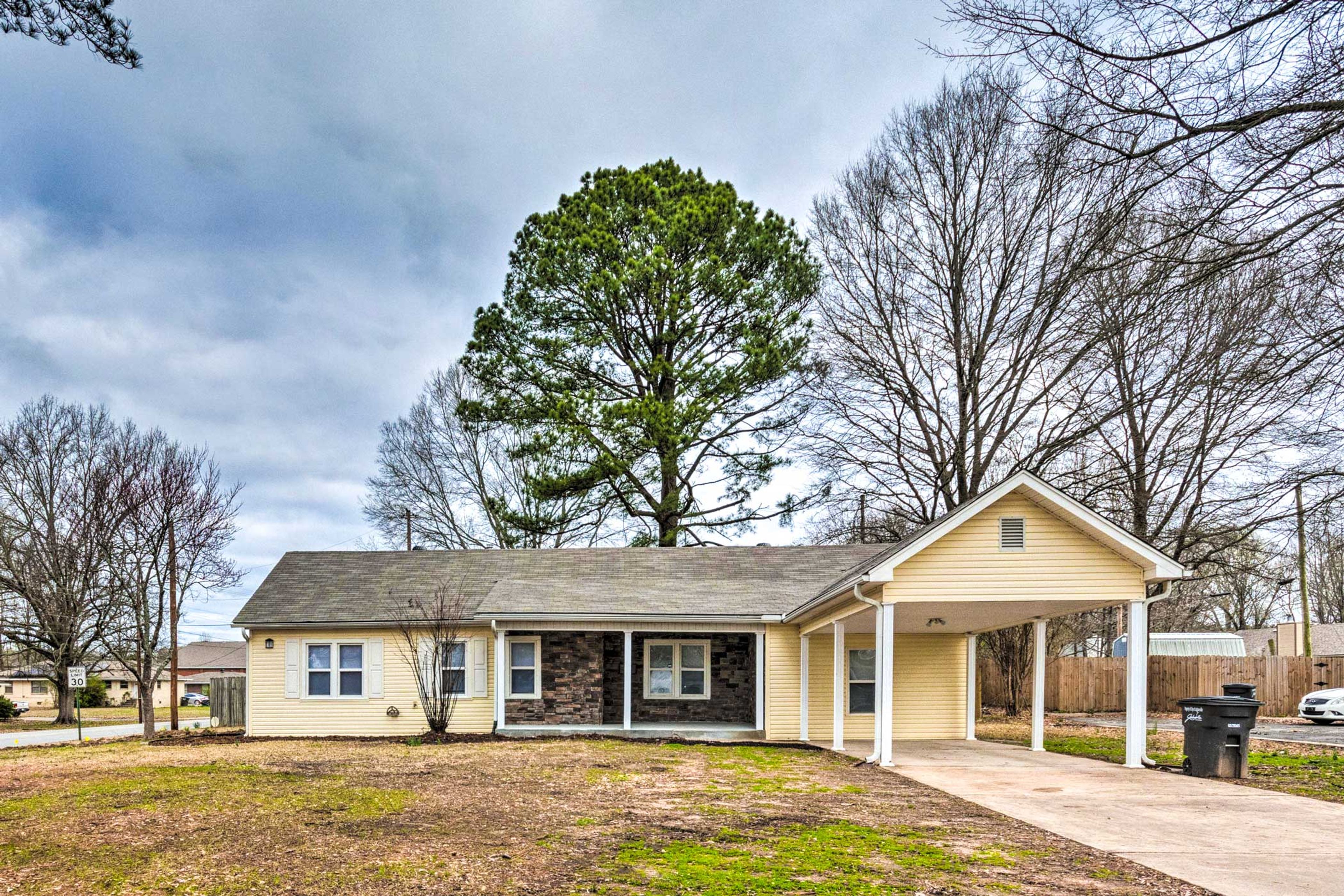 Parking | Carport (1 Vehicle) | Driveway (4 Vehicles)