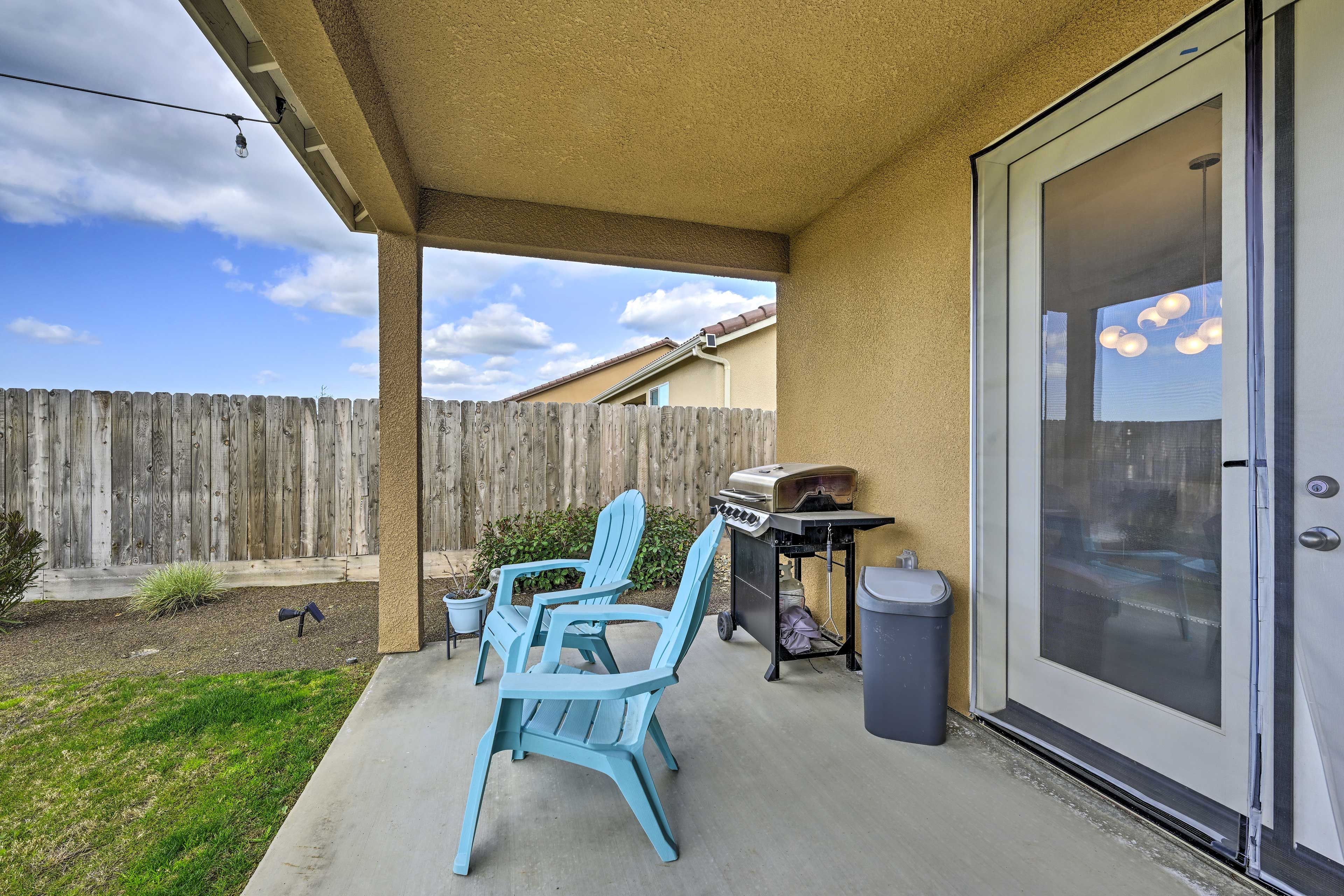 Covered Patio | Gas Grill