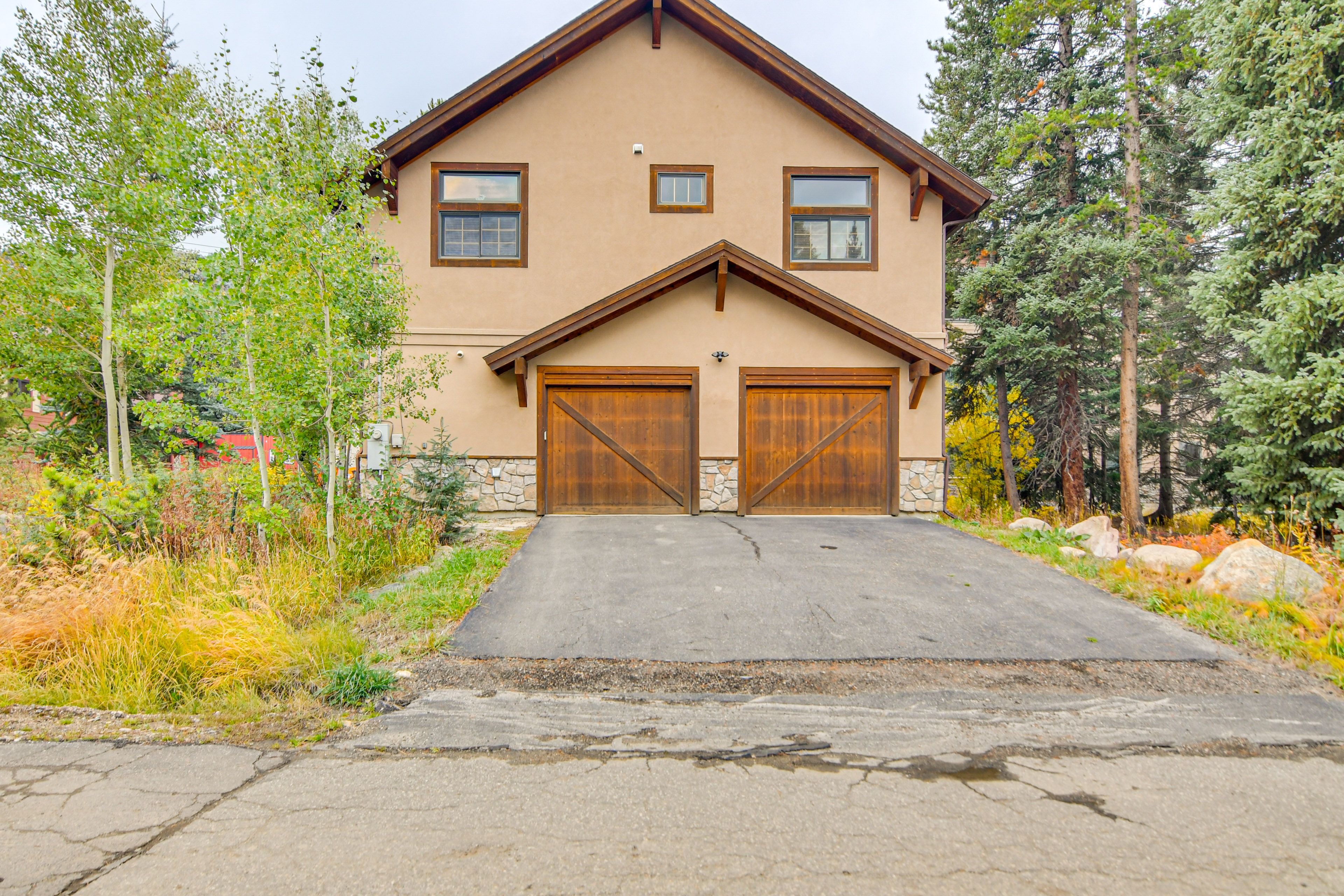Parking | Garage (1 Vehicle) | Driveway (2 Vehicles)
