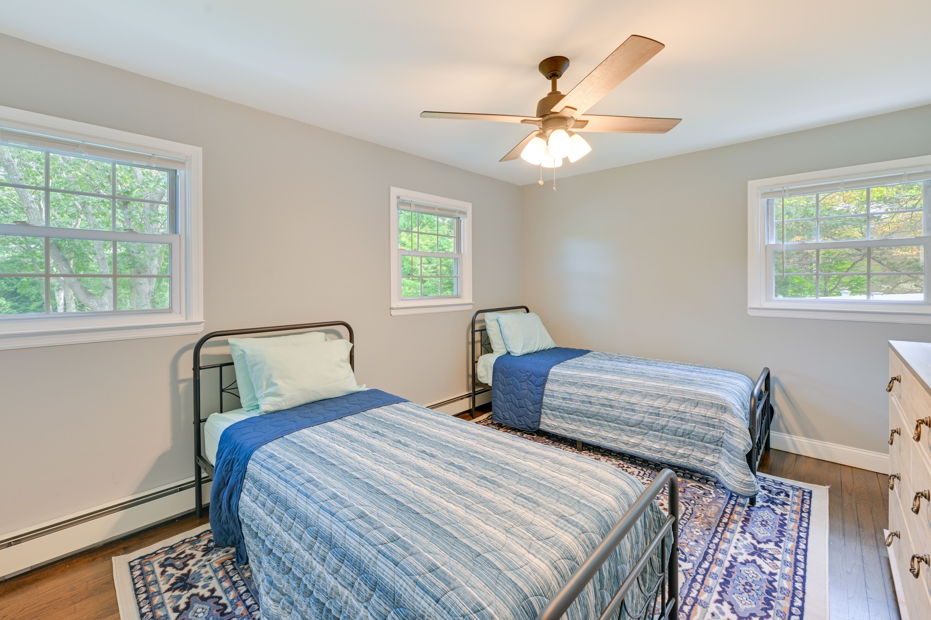 Bedroom 2 | 2 Twin Beds