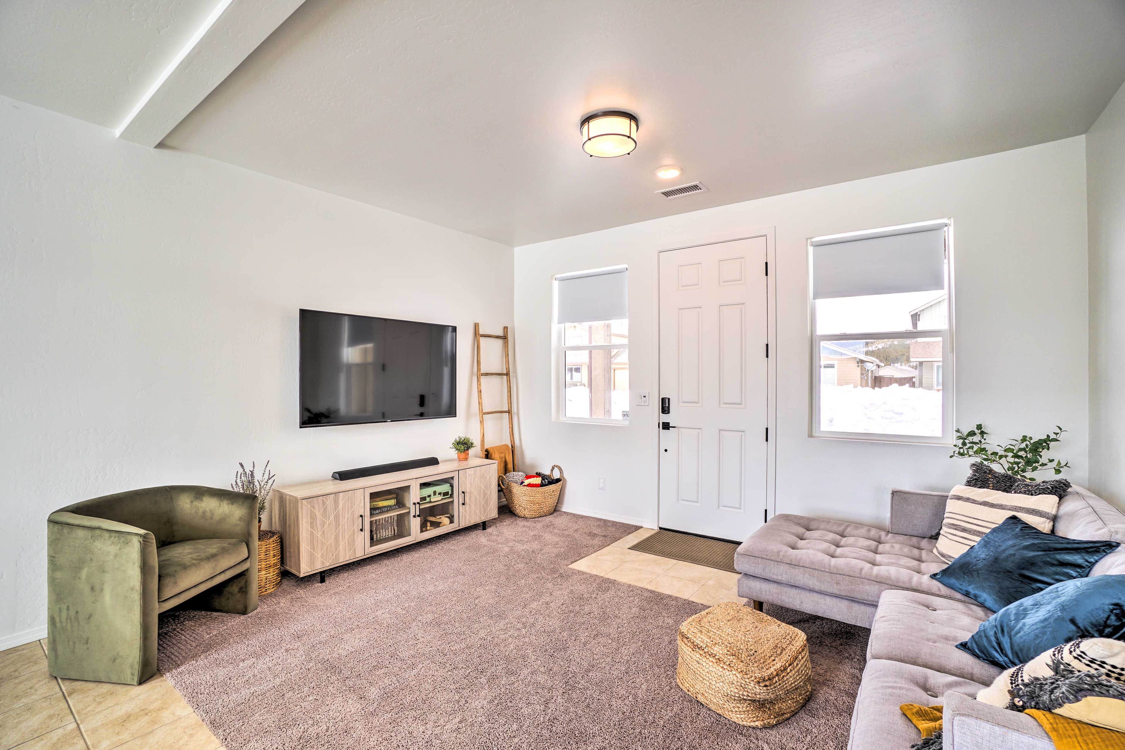 Living Room | 1st Floor | Smart TV | DVD Player