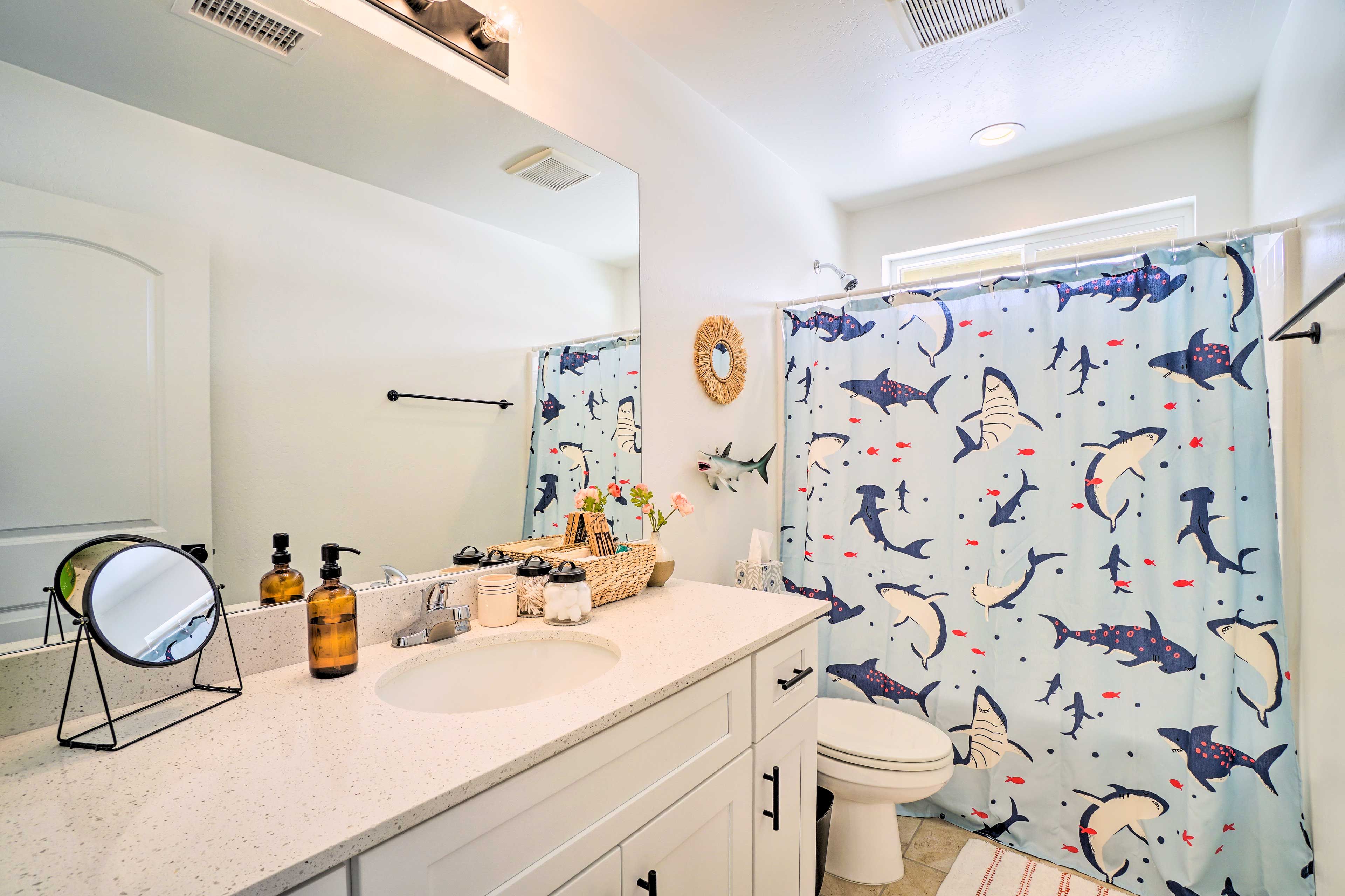 Full Bathroom | 2nd Floor