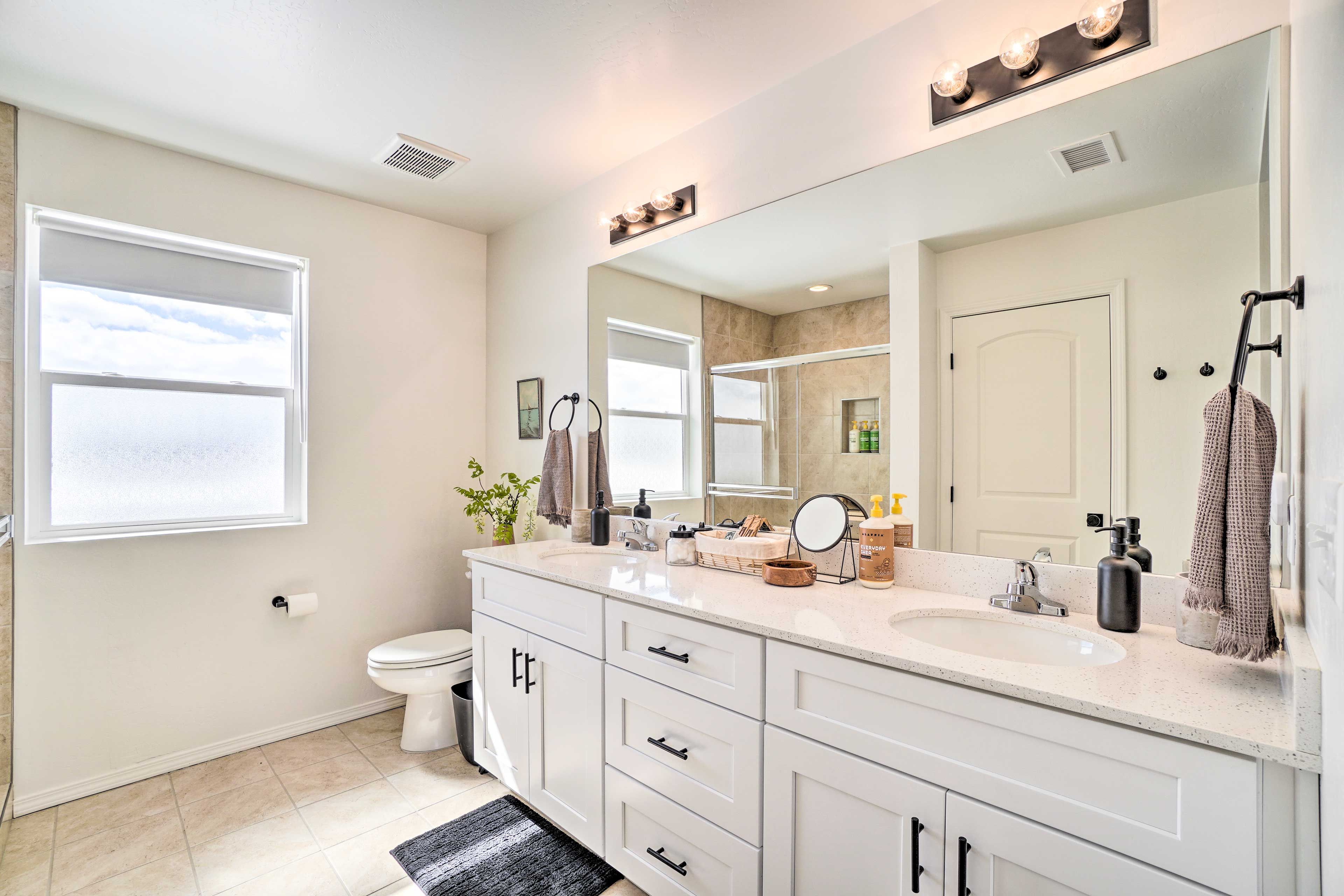 Full Bathroom | 2nd Floor | Shower | Complimentary Toiletries