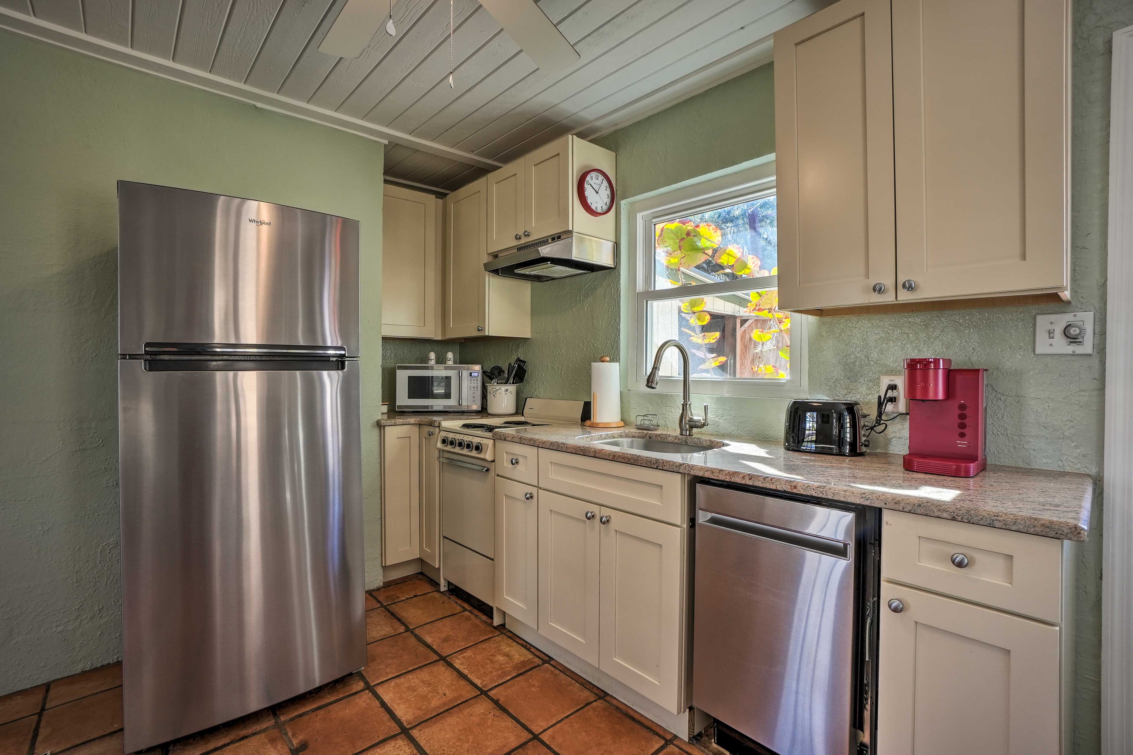 Kitchen | Dishware & Flatware