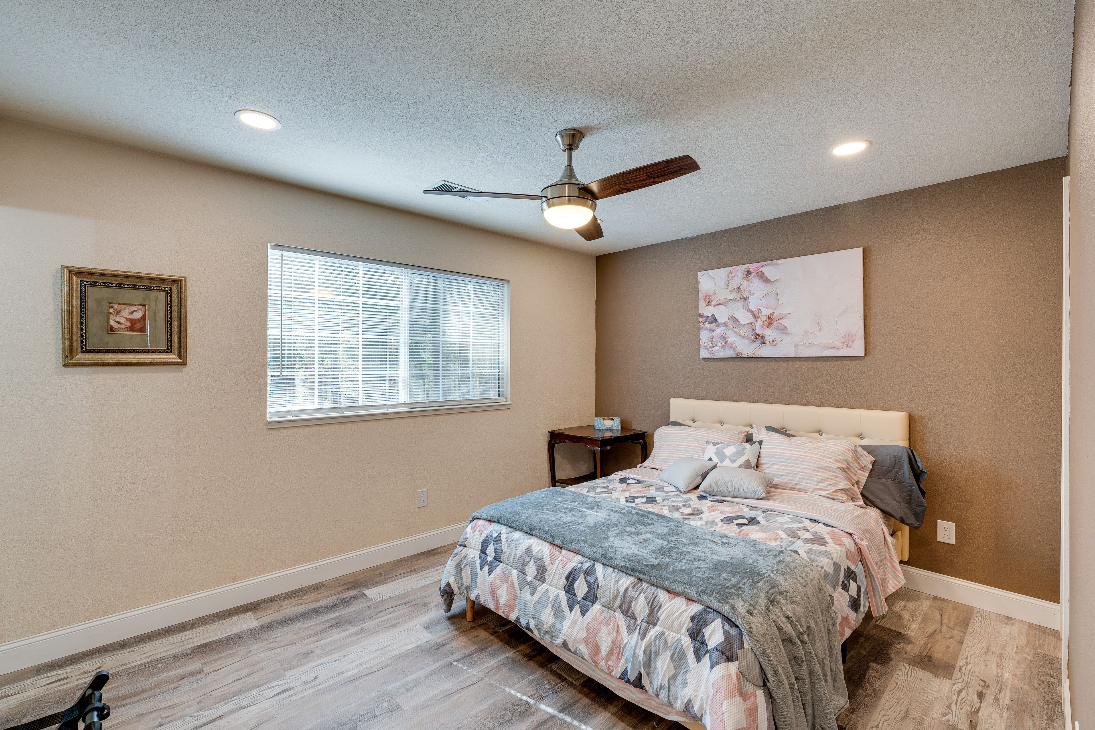 Bedroom 2 | Queen Bed
