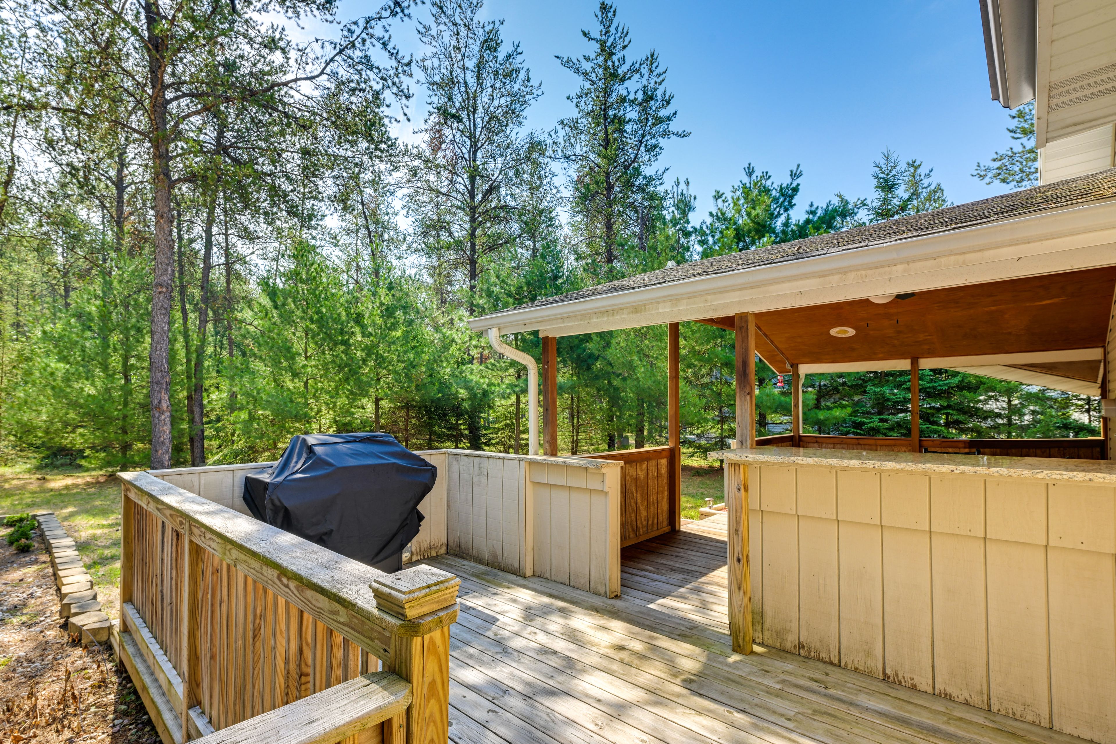 Deck | Gas Grill