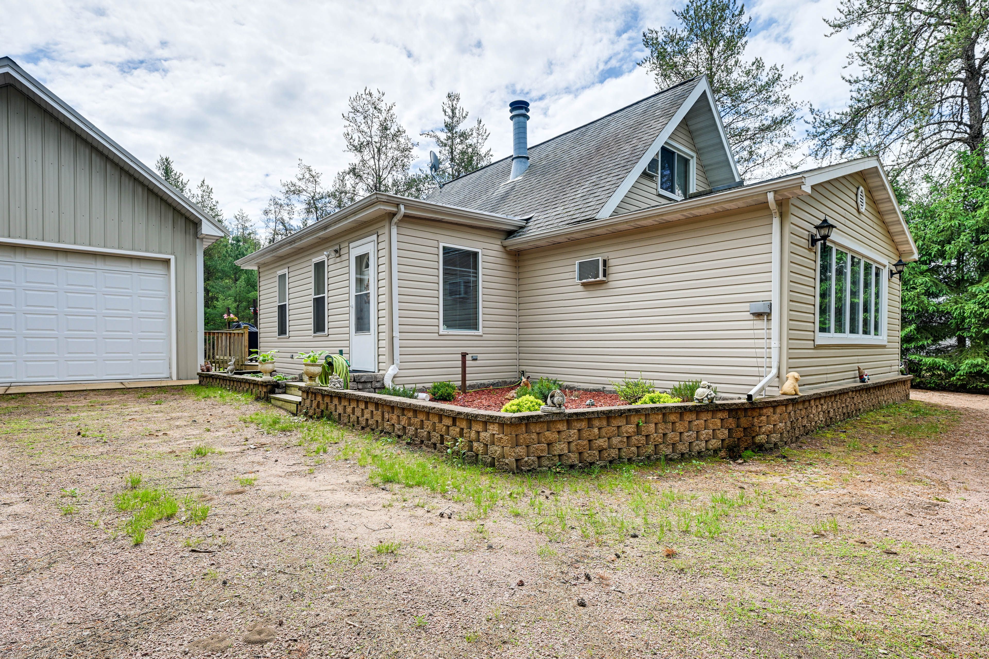 Exterior | Entryway