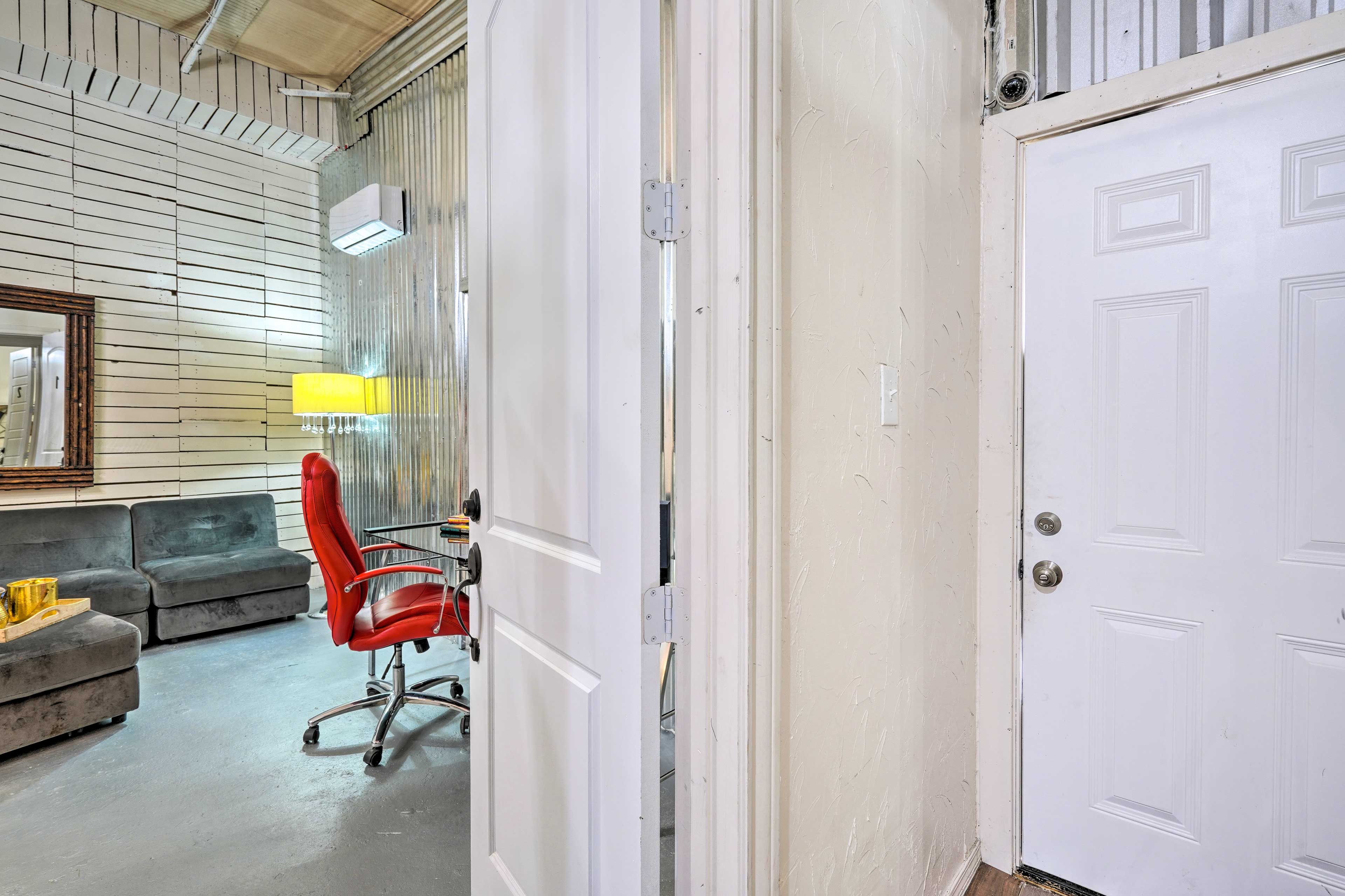 Entrance | Lockbox