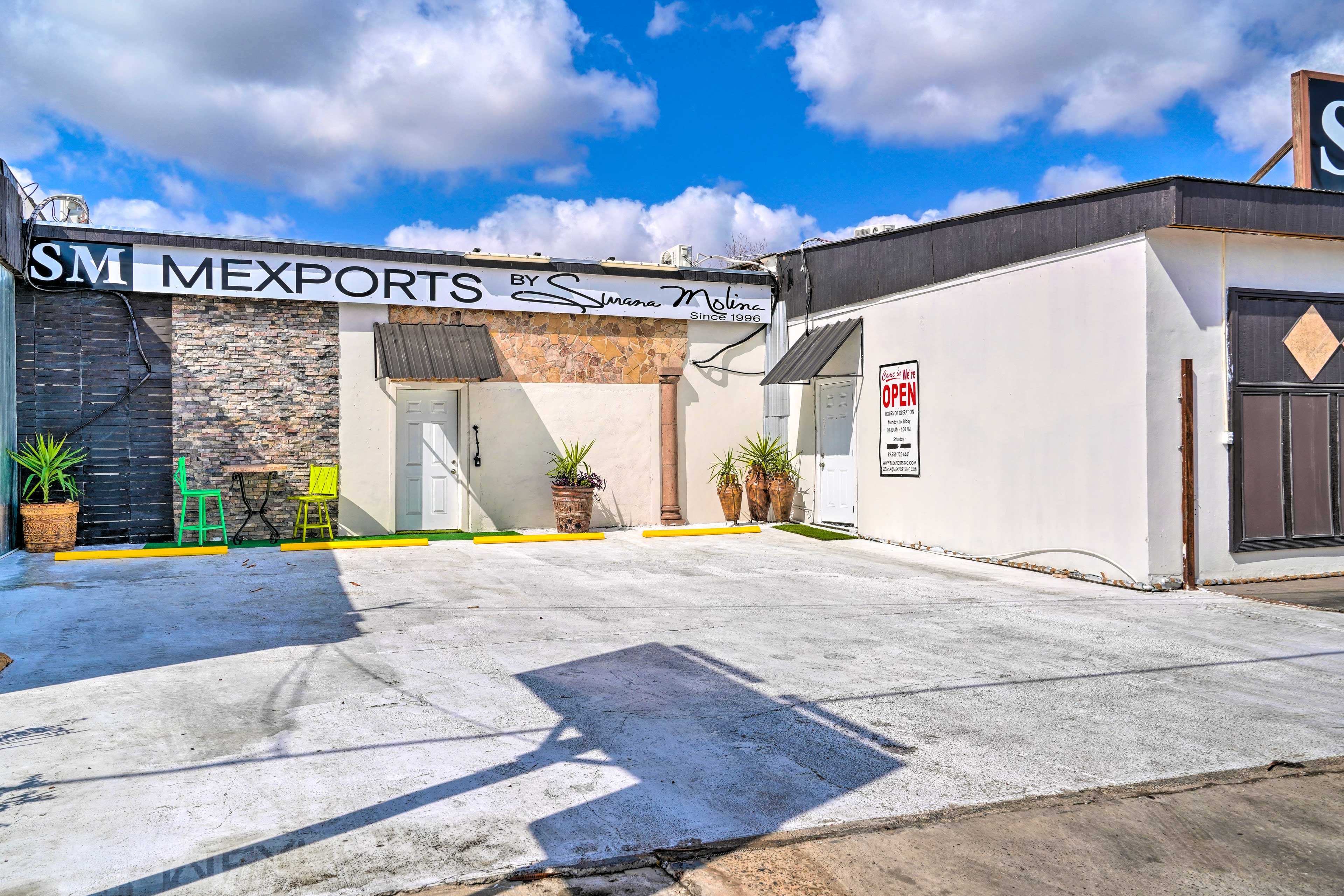 Driveway (1 Vehicle) | RV/Trailer Parking Around the Corner (4,000 Sq Ft)