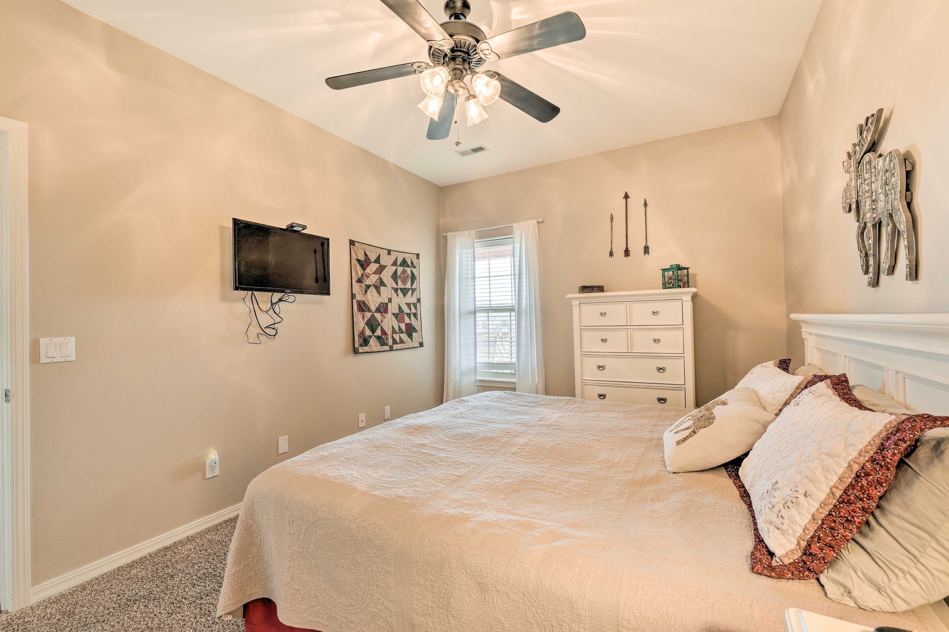 Bedroom 2 | Queen Bed | 2 Twin Rollaway Beds Provided