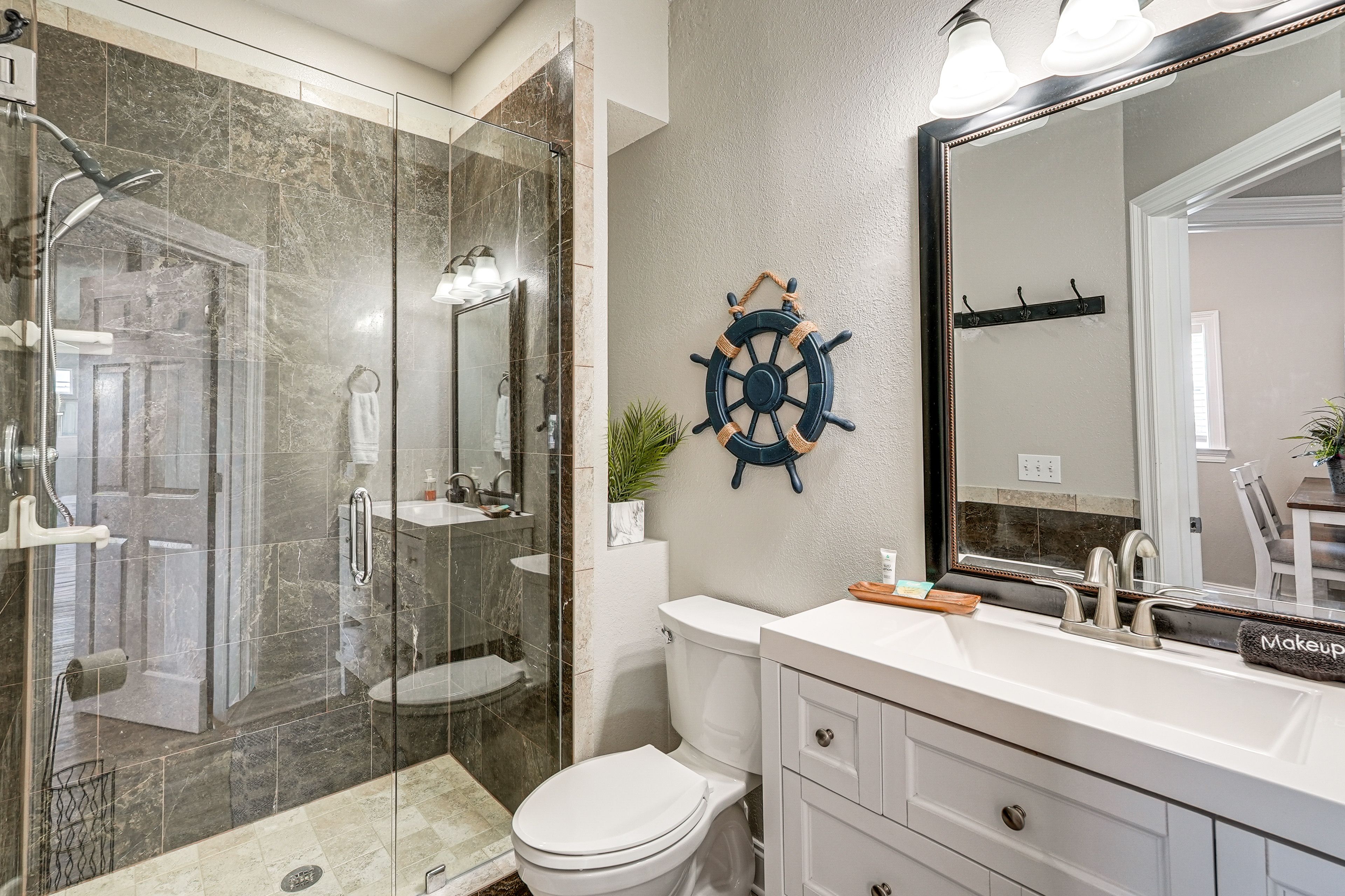 Full Bathroom | 2nd Floor
