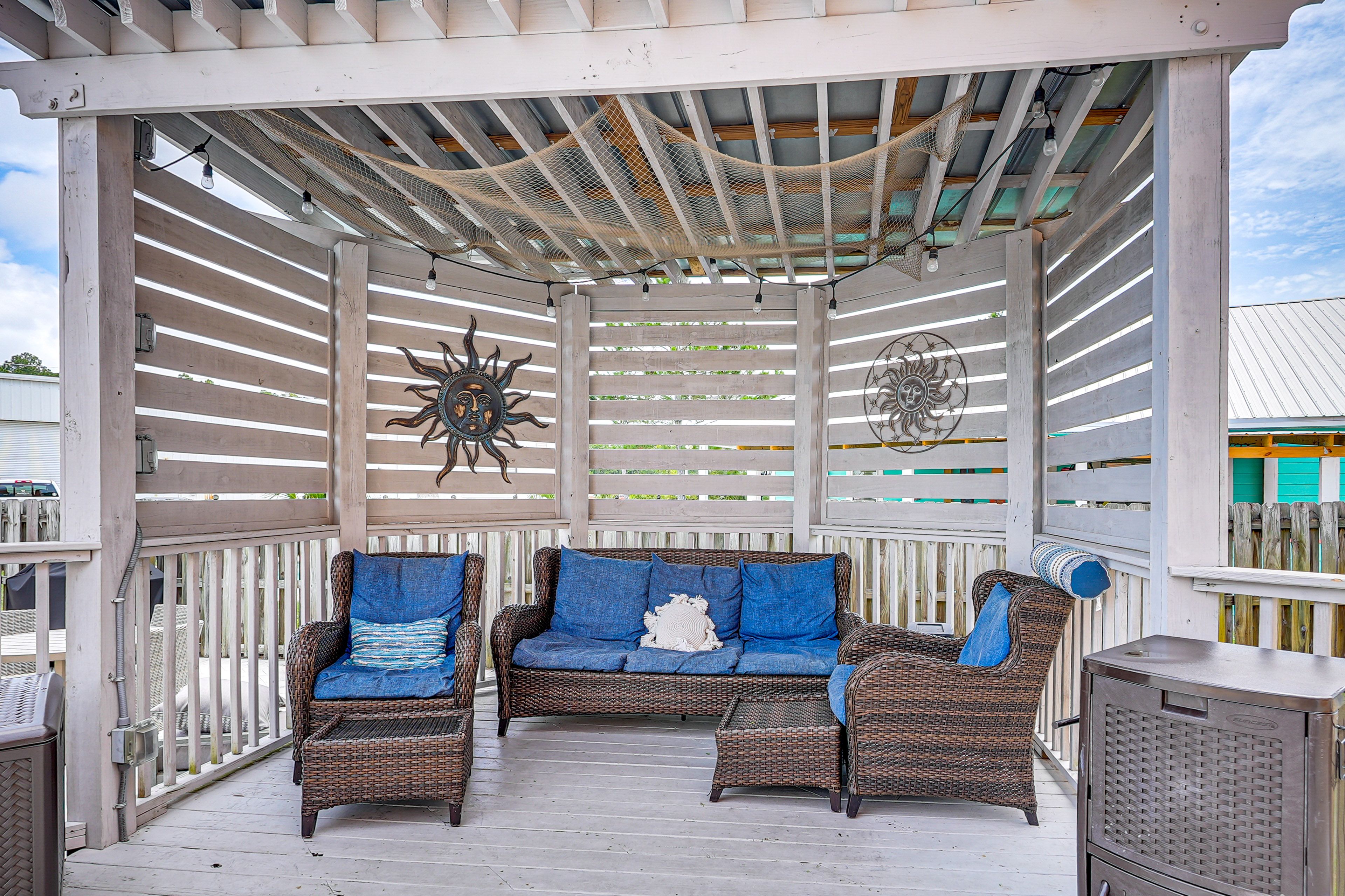 Gazebo | Ample Outdoor Seating