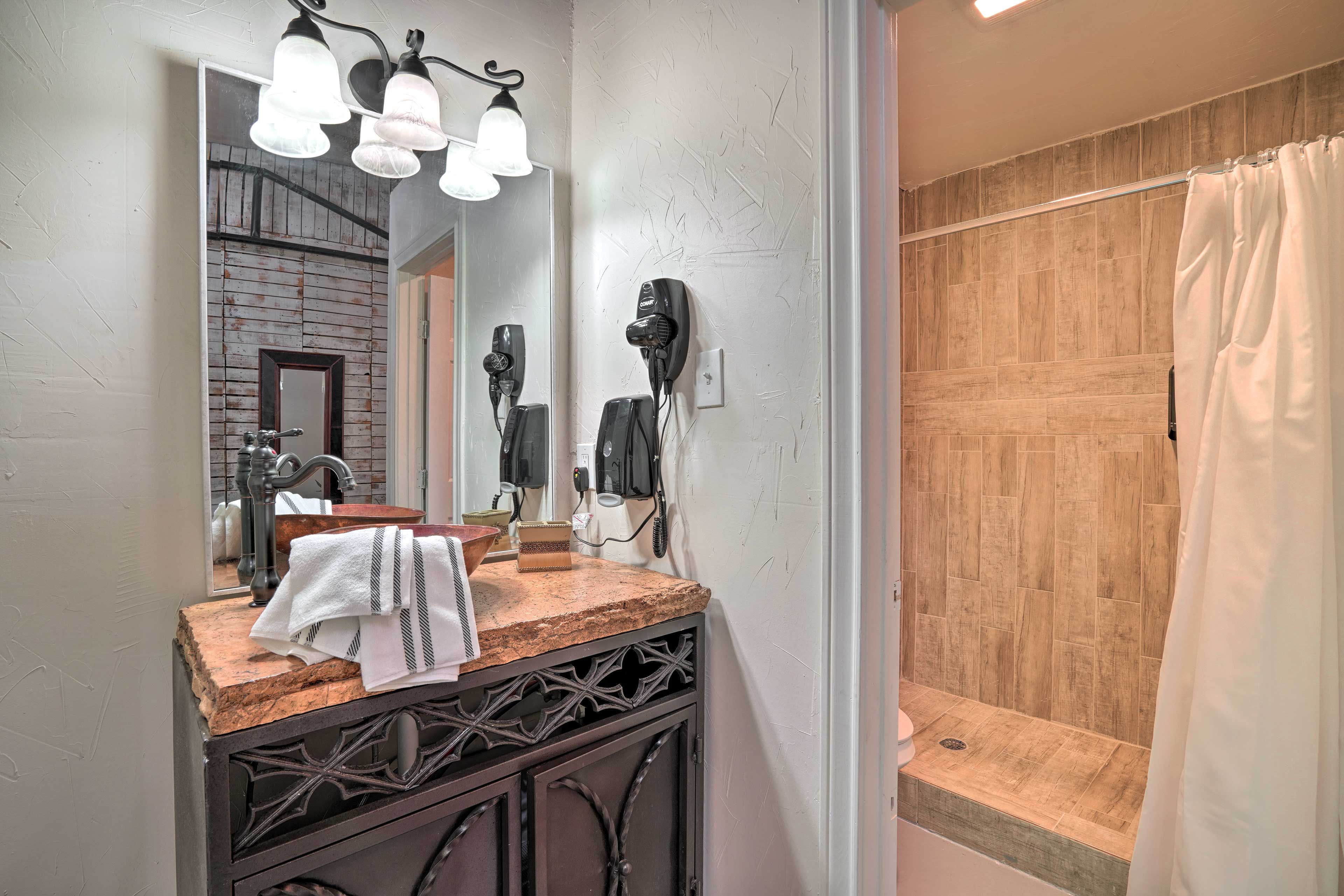 Full Bathroom | Complimentary Toiletries | Towels Provided | Hair Dryer