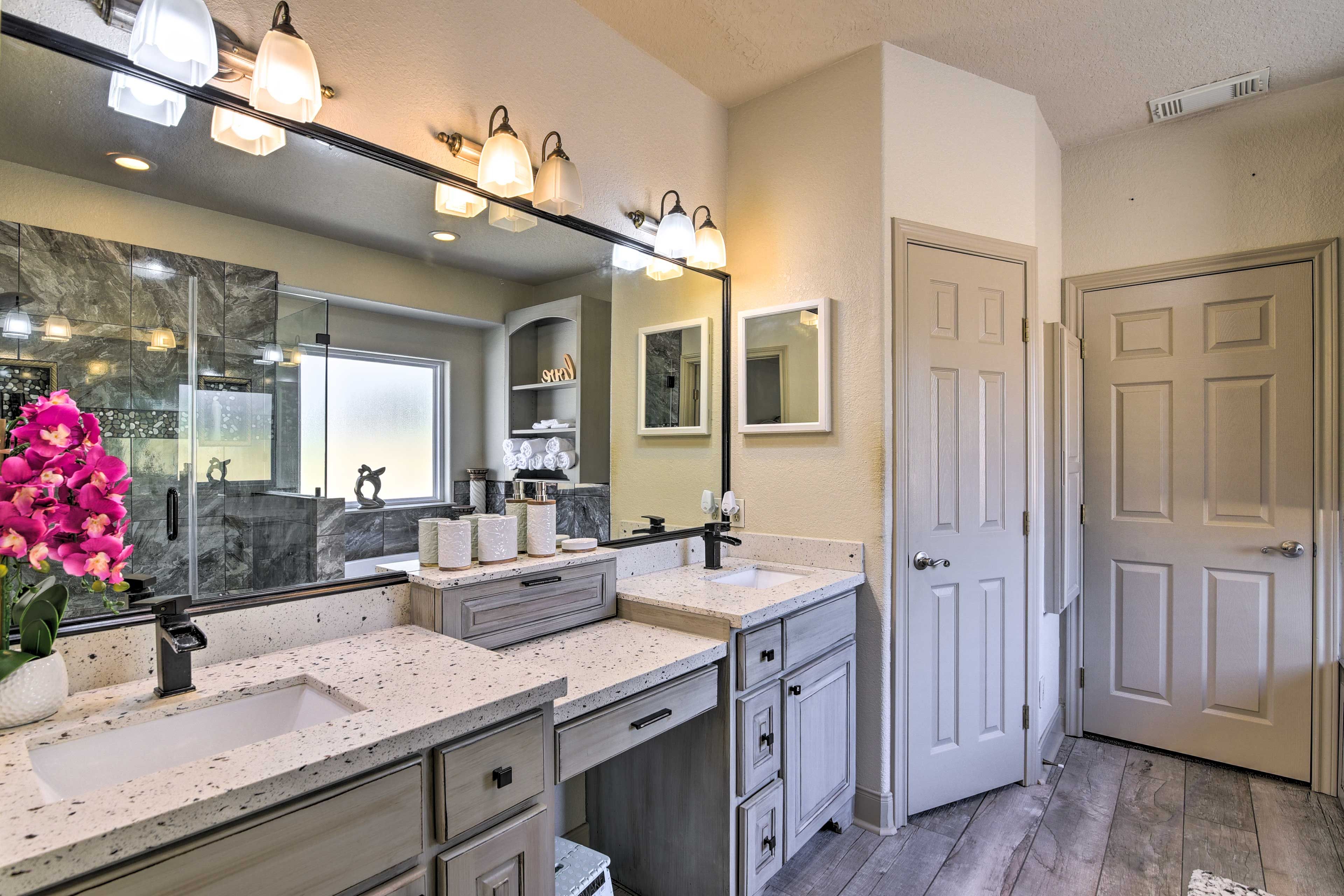 En-Sute Bathroom | 1st Floor | Steam Shower | Complimentary Toiletries