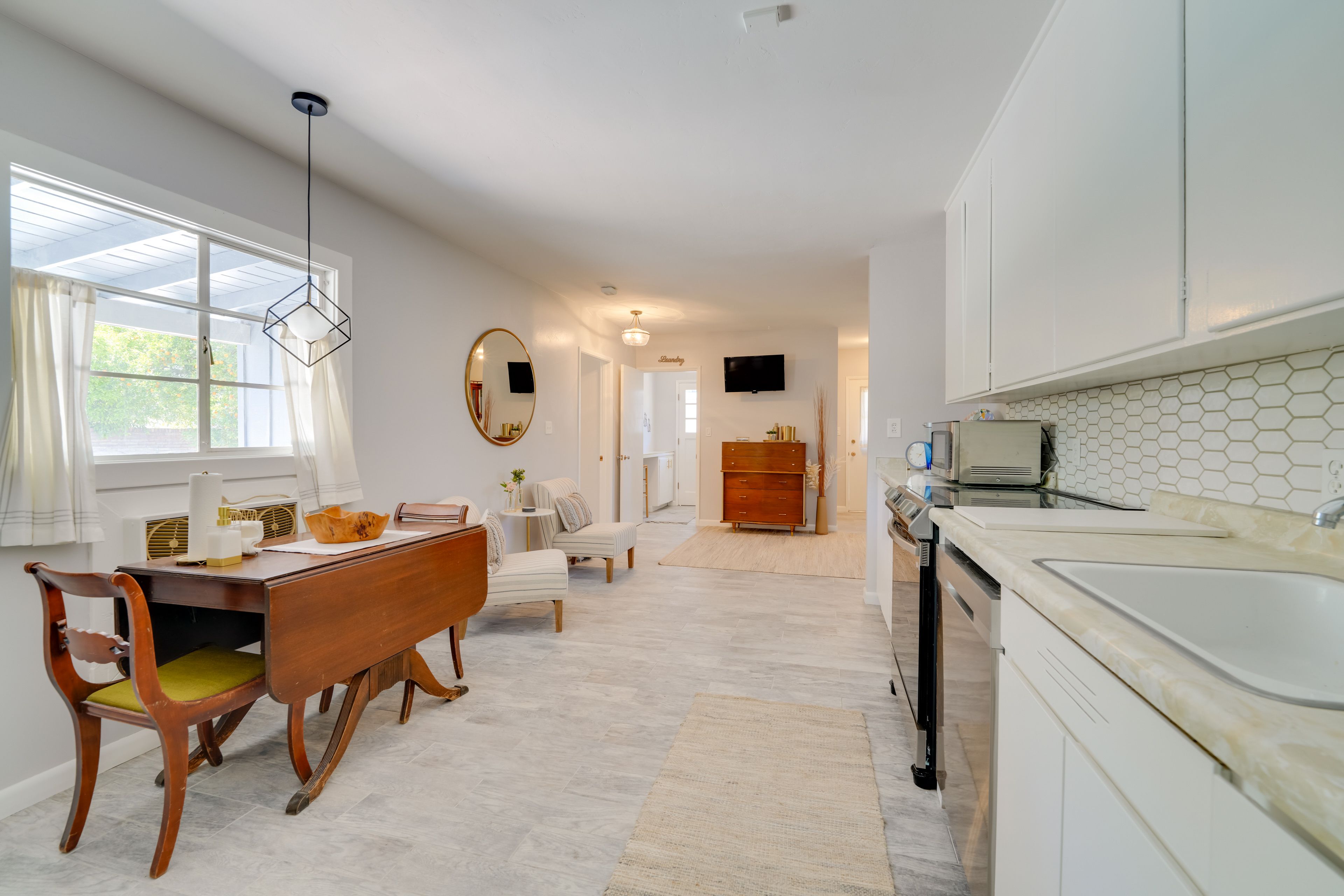 Dining Area | Dishware & Flatware Provided