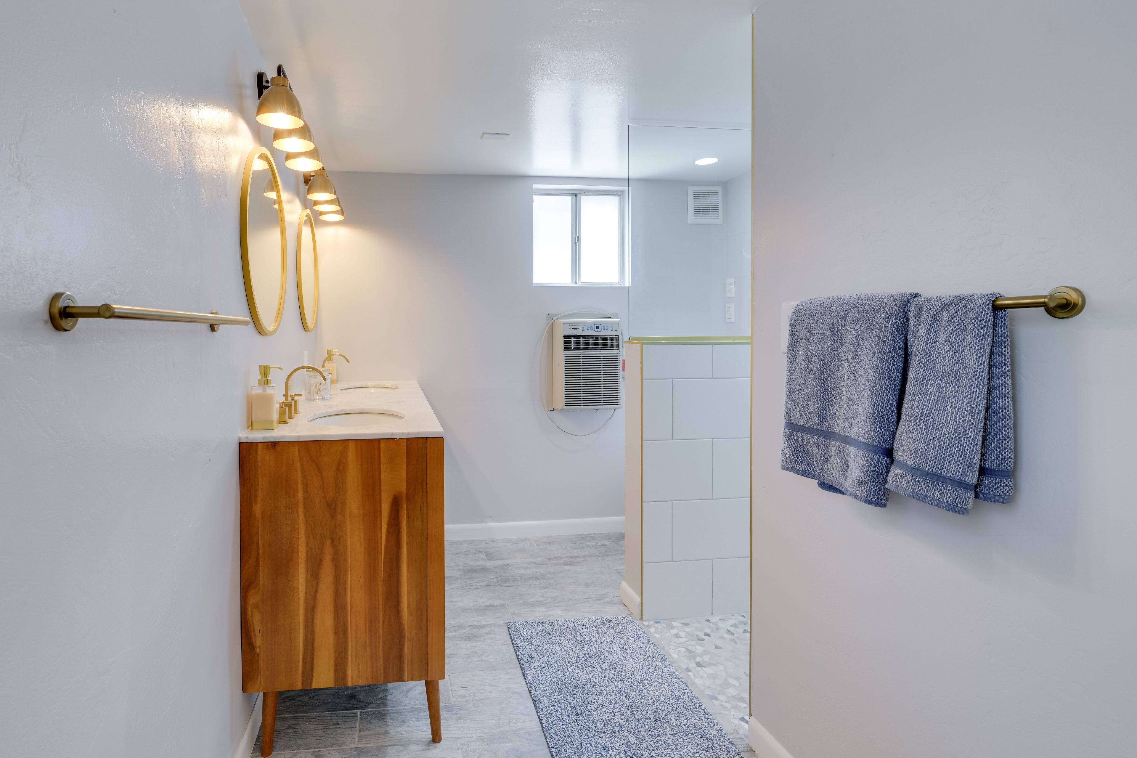 Bathroom | Towels Provided