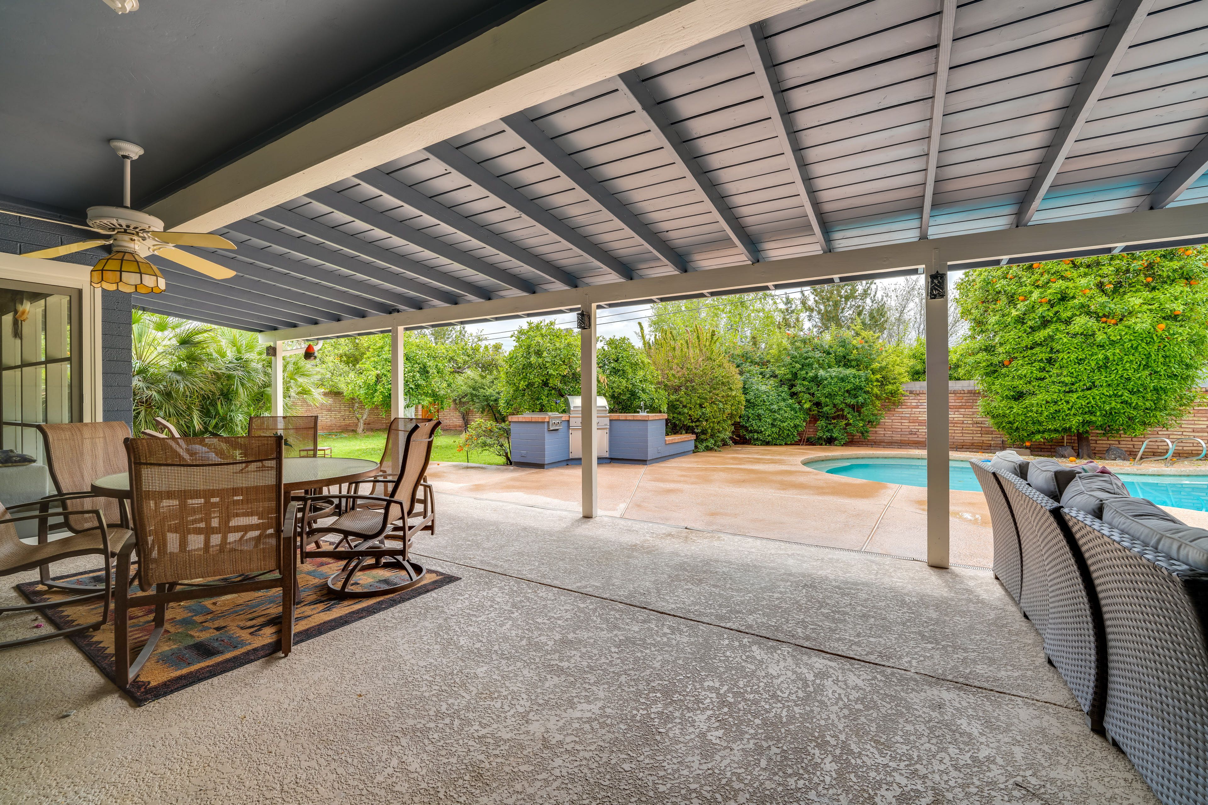 Shared Amenities | Covered Patio | Dining Table | Seating Area w/ Smart TV