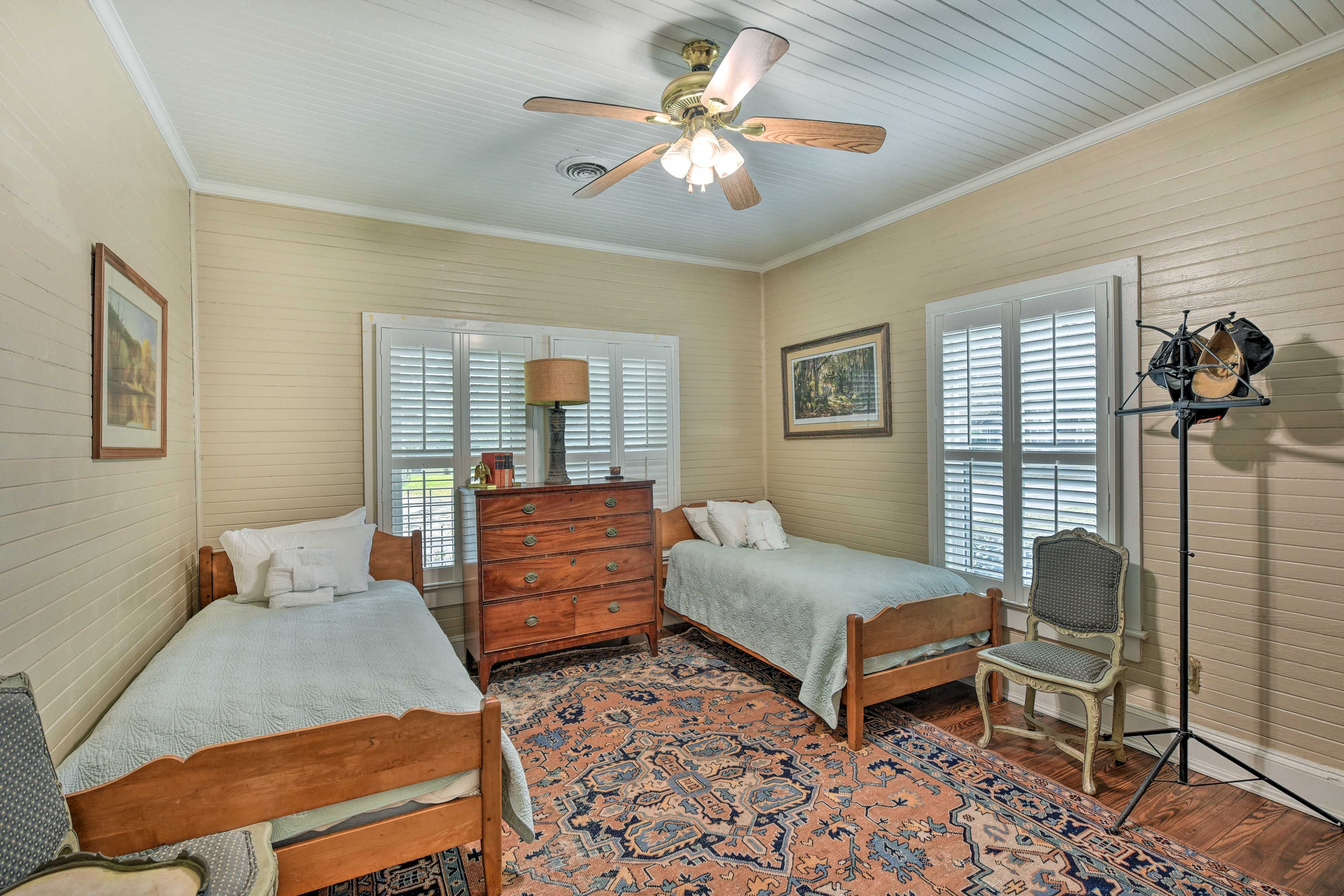 Bedroom 2 | 2 Twin Beds