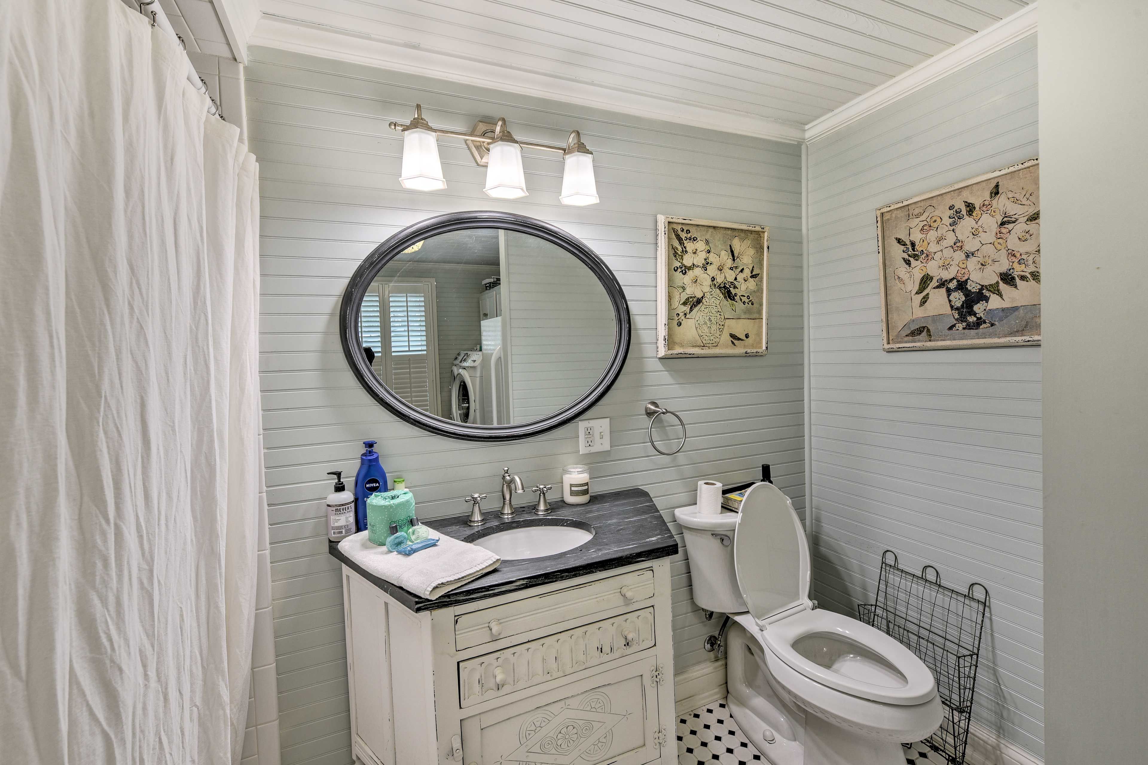 Full Bathroom