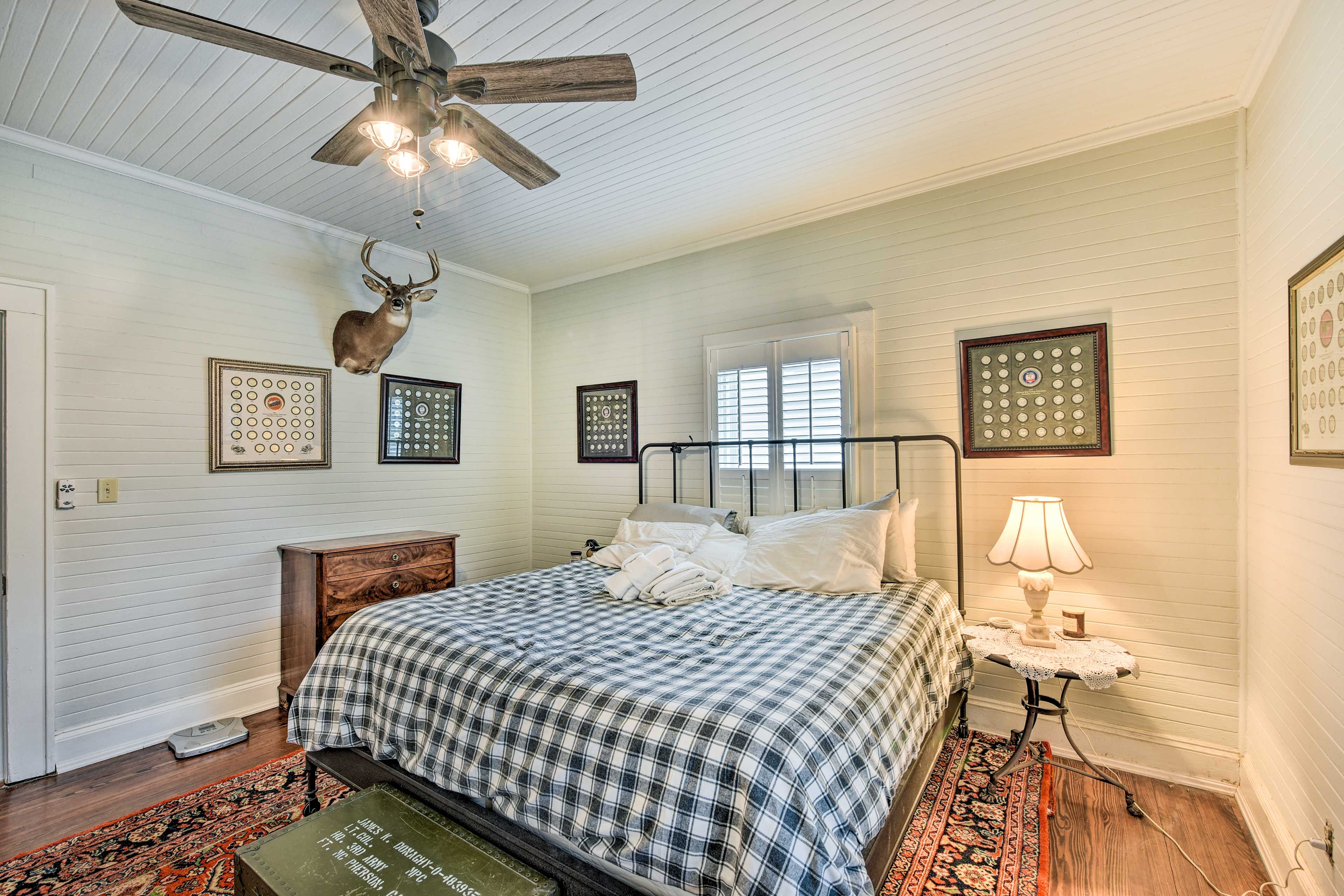 Bedroom 1 | King Bed | Smart TV w/ Cable | Linens Provided