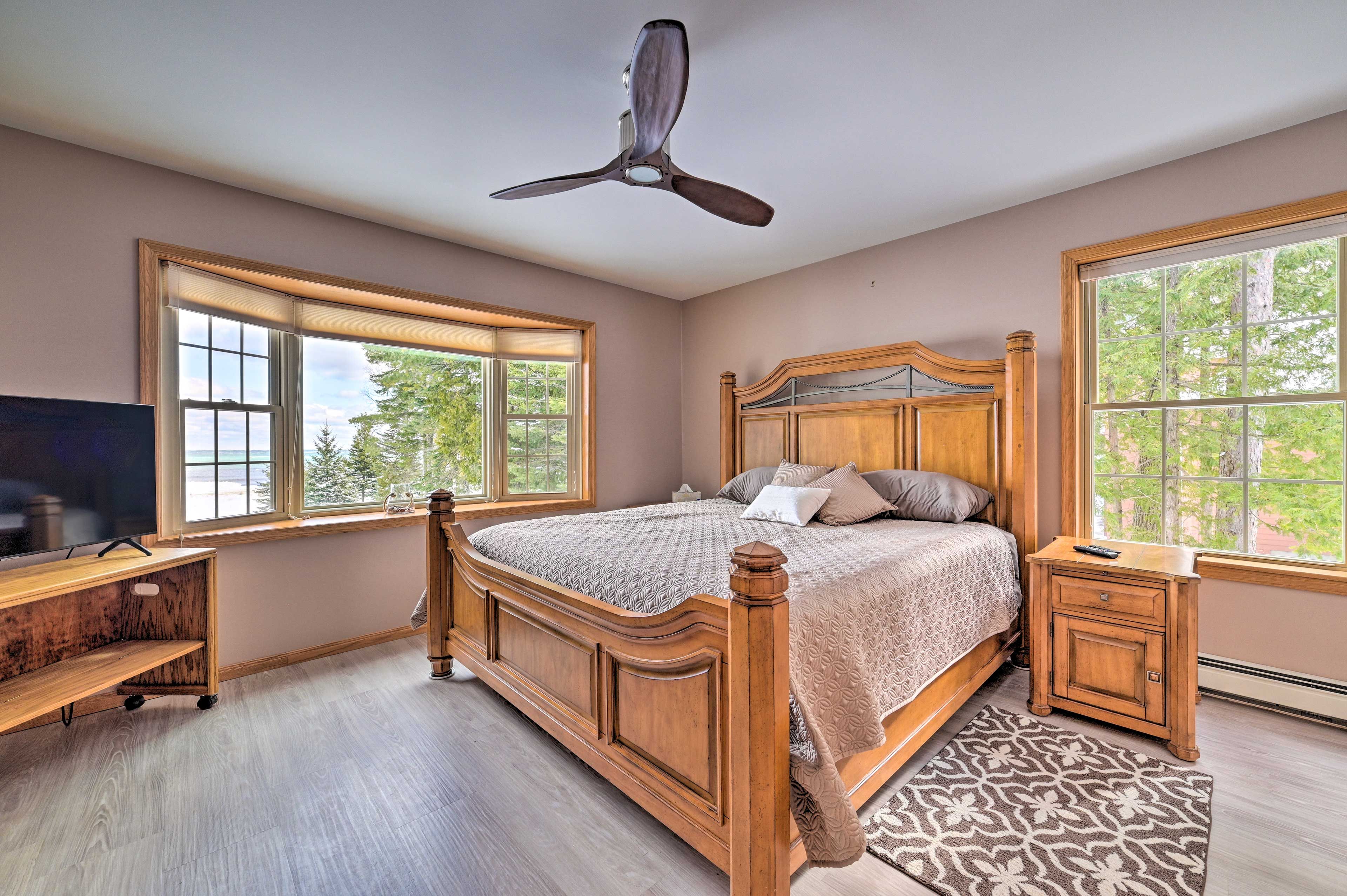 Bedroom 4 | 2nd Floor | King Bed | En-Suite Bathroom