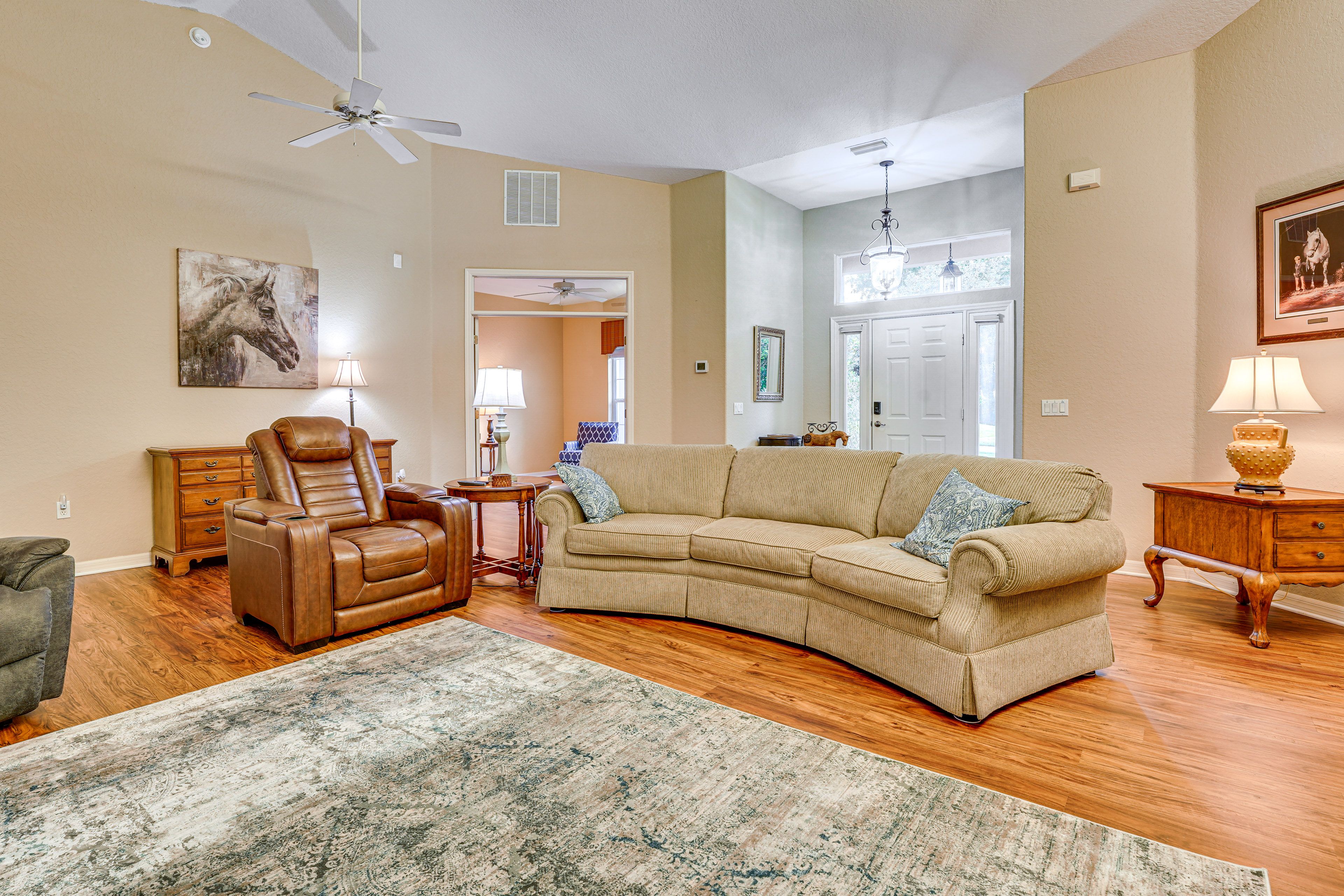 Living Room | Smart TV | Free WiFi