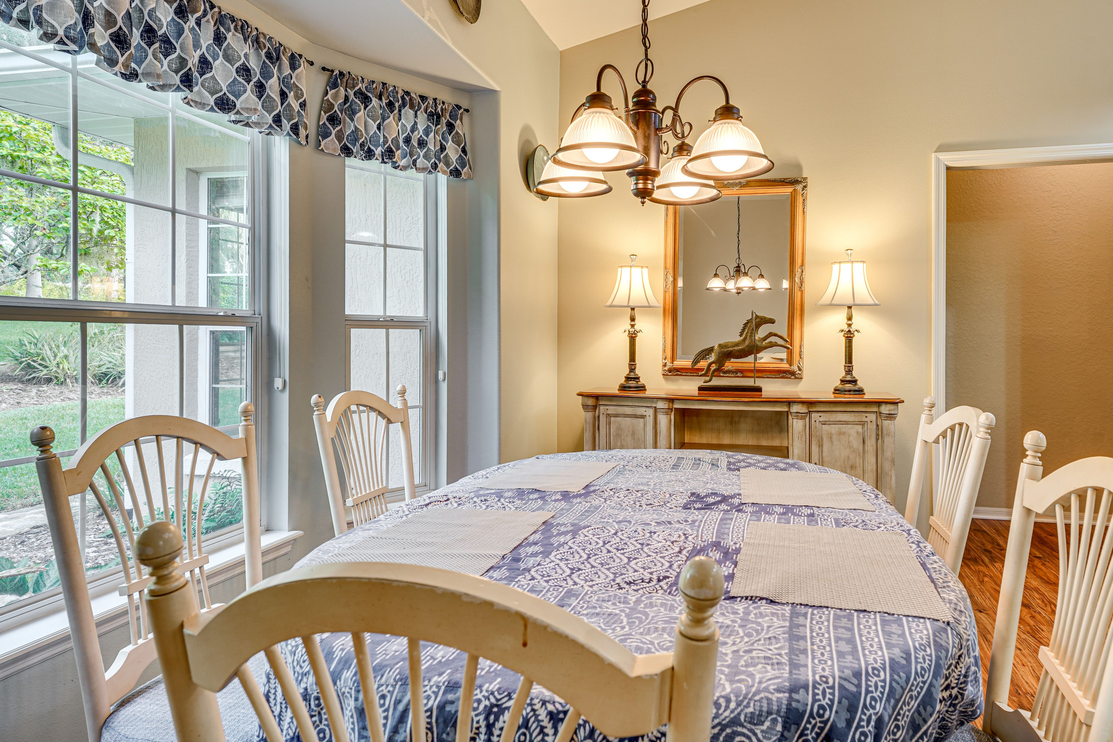 Dining Area | Dishware & Flatware