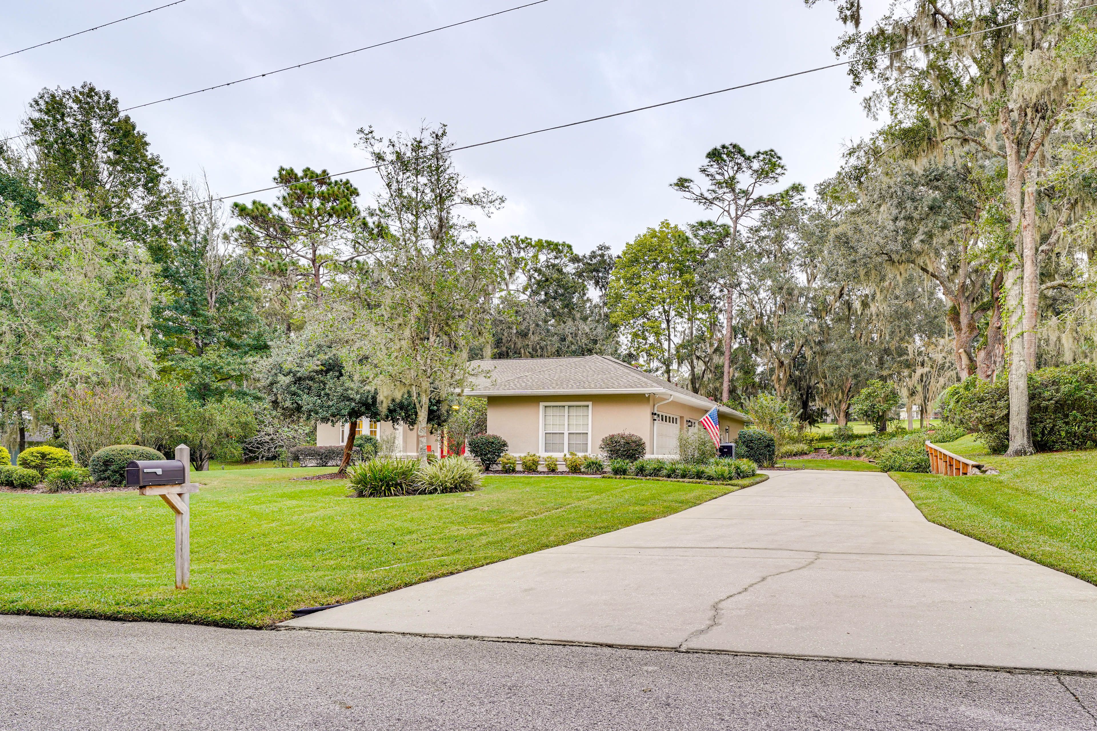Parking | Garage (2 Vehicles) | Driveway (3 Vehicles)