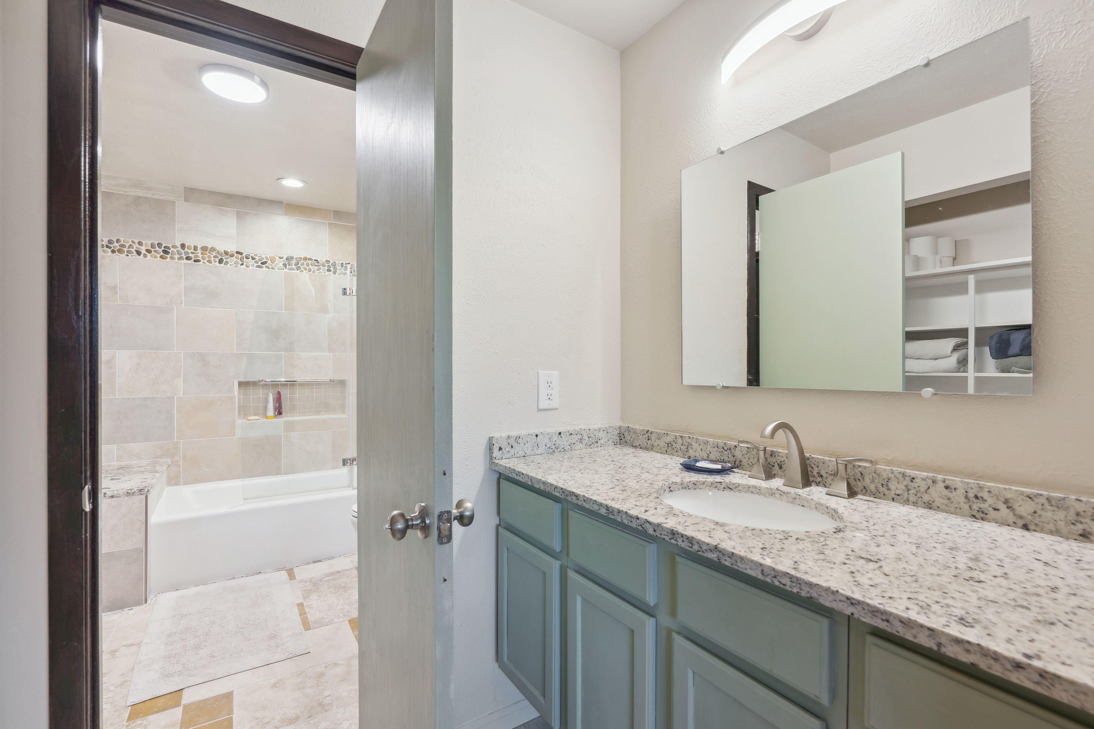 Bedroom | Private Sink