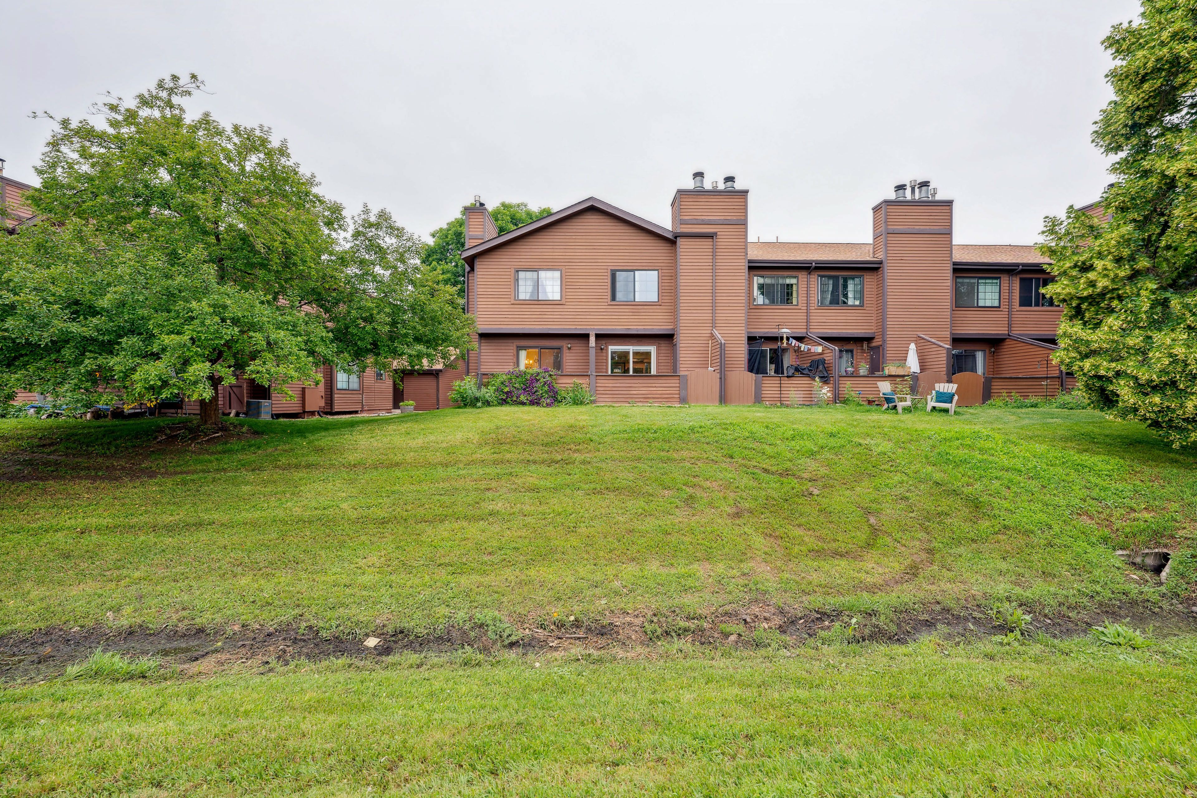 Parking | Designated Space (1 Vehicle) | Driveway (1 Vehicle) | Community Lot