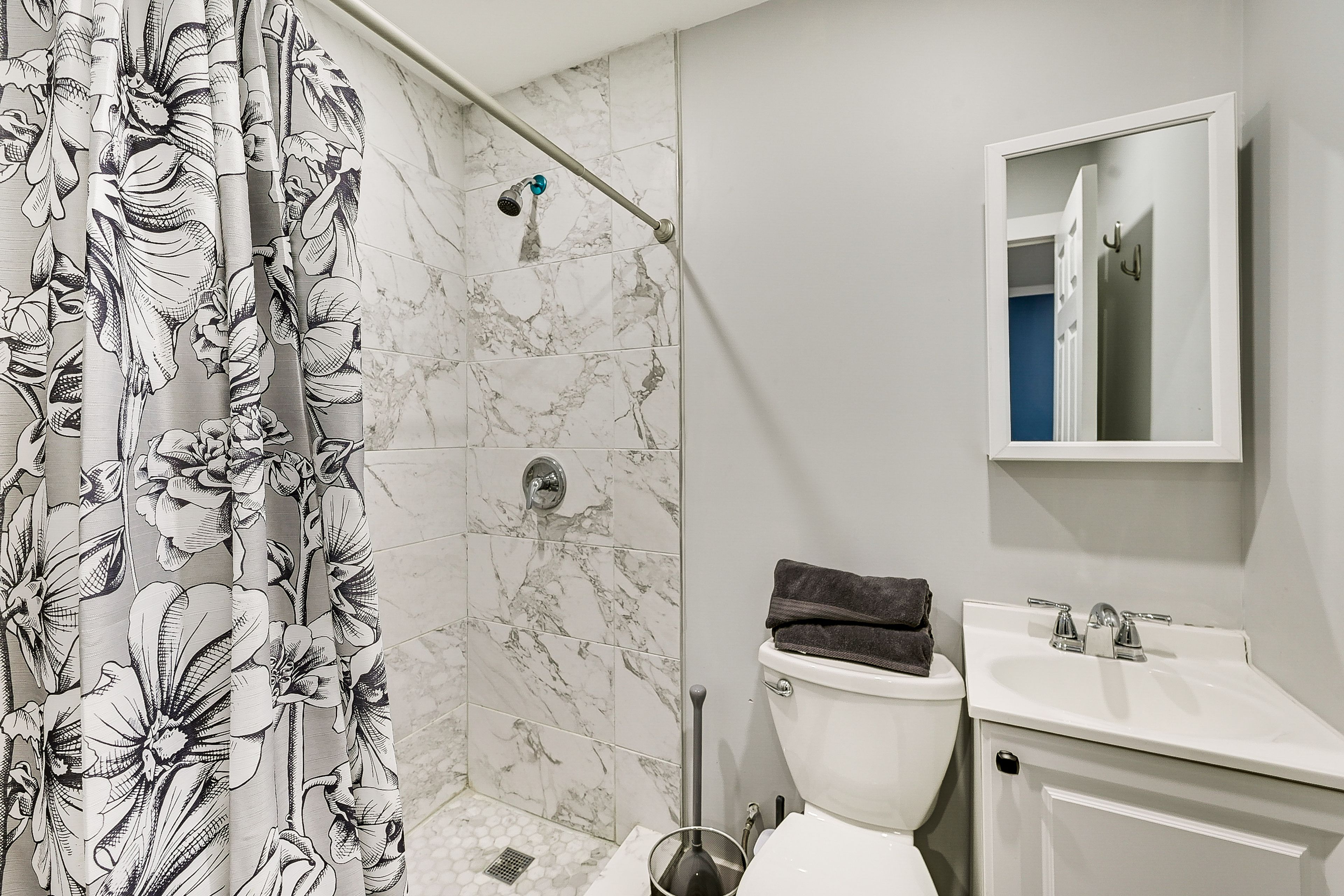 Full Bathroom | Complimentary Toiletries | Hair Dryer | Towels Provided