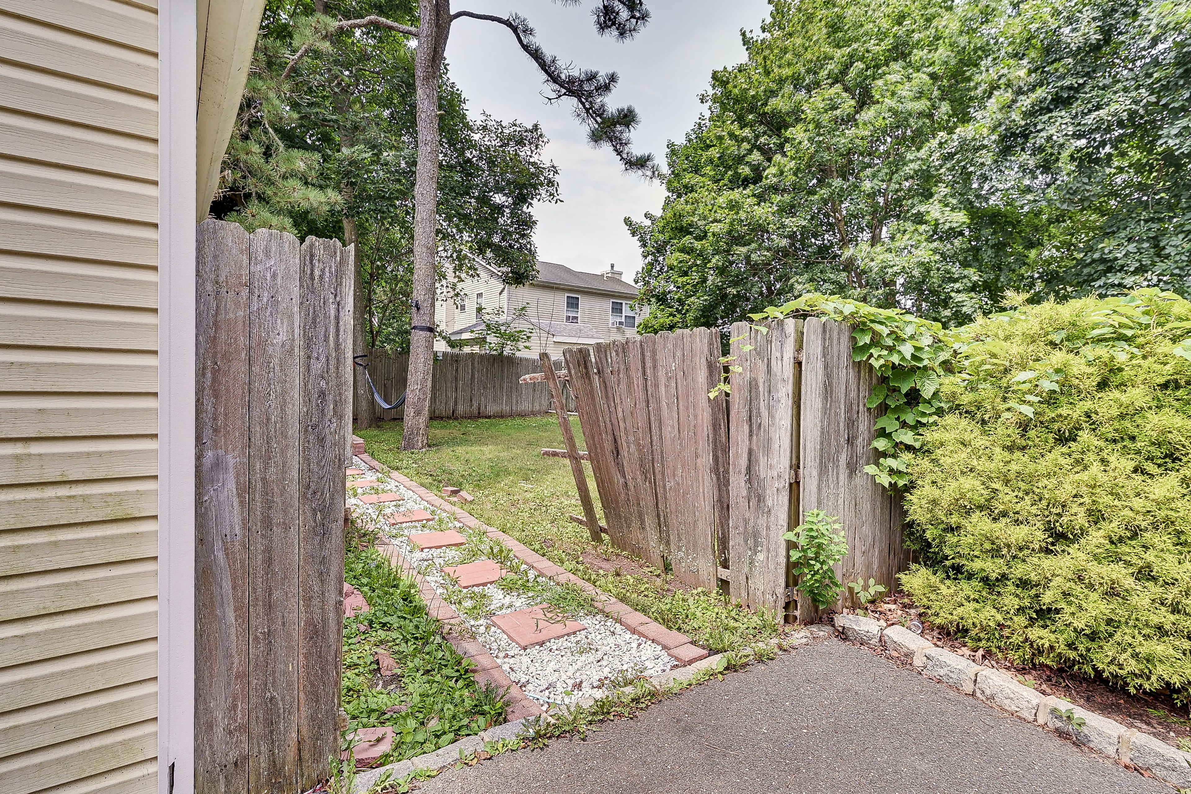 Shared Yard