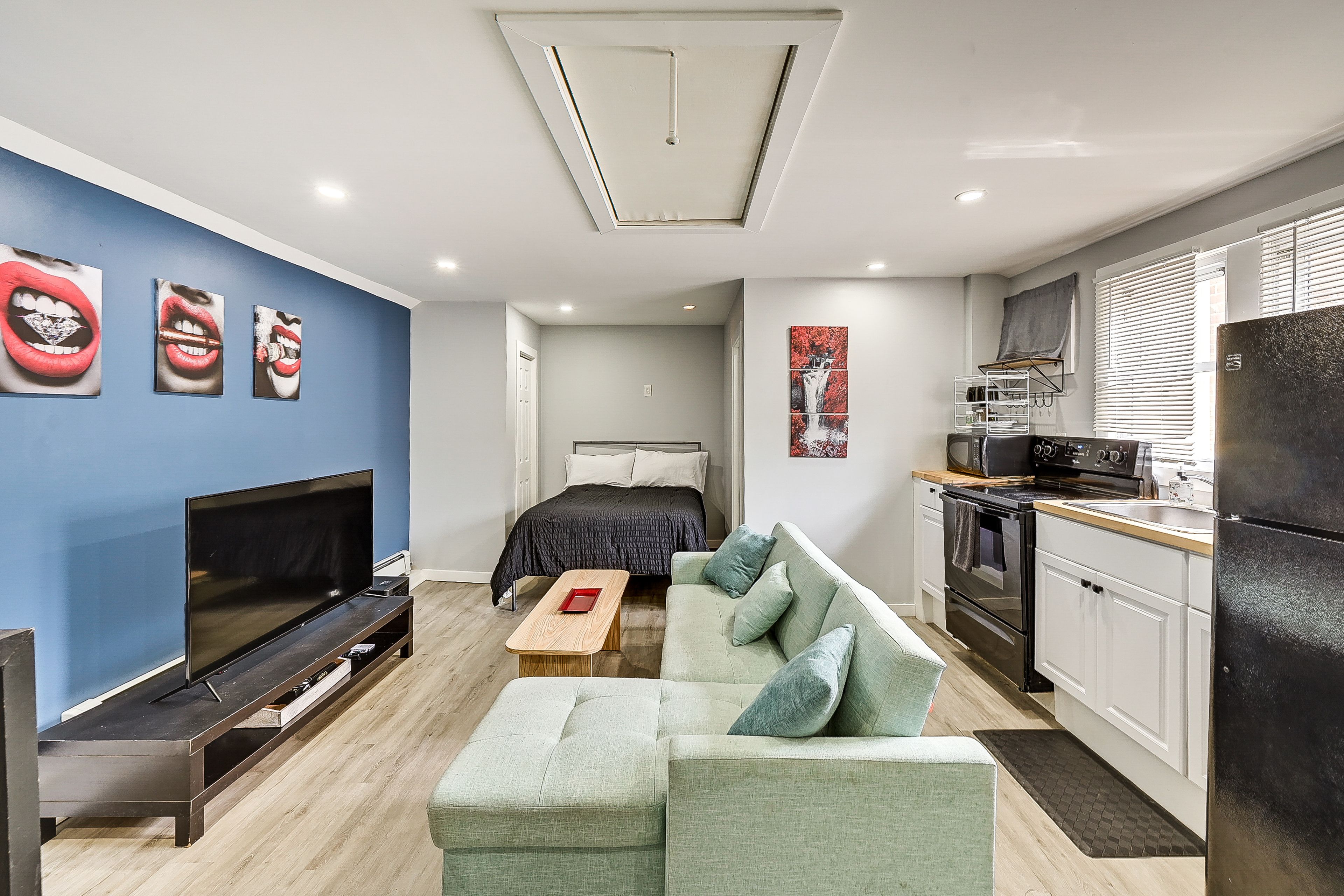 Mastic Beach Vacation Rental | Studio | 1BA | 1 Step to Access | 240 Sq Ft