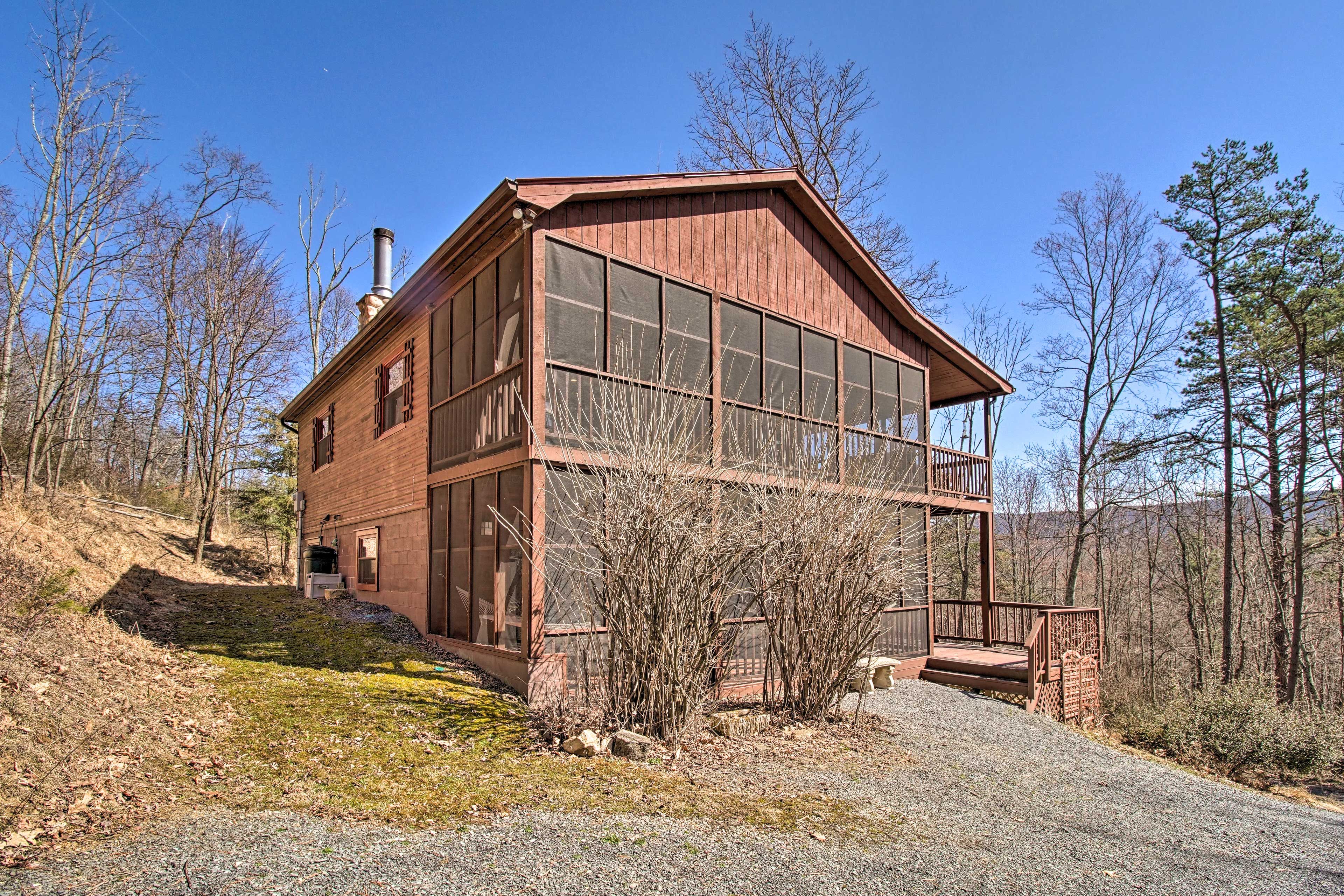 Mathias Vacation Rental | 2BR | 2.5BA | 1,560 Sq Ft | 2 Steps to Enter