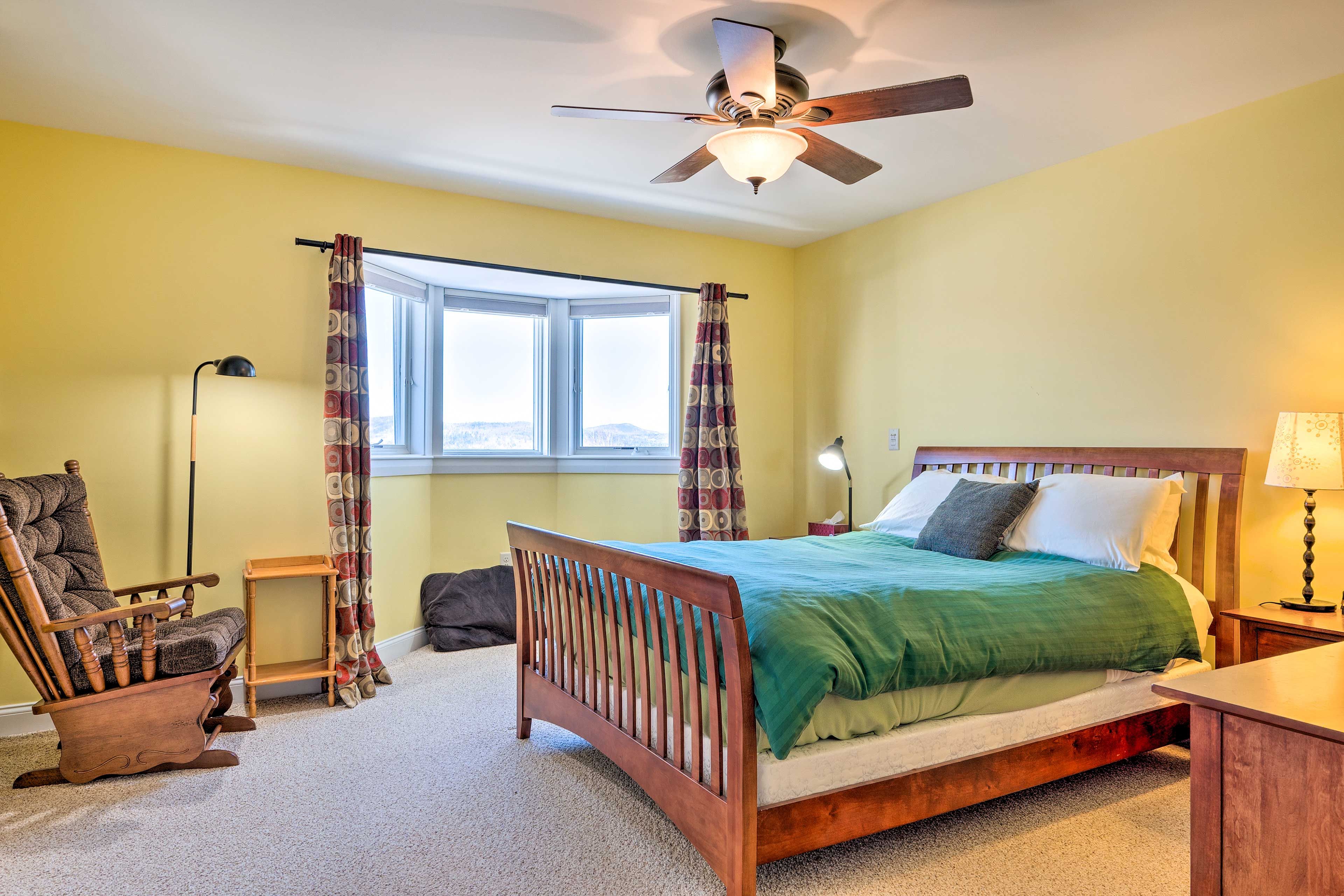 Bedroom 1 | Queen Bed | Linens Provided