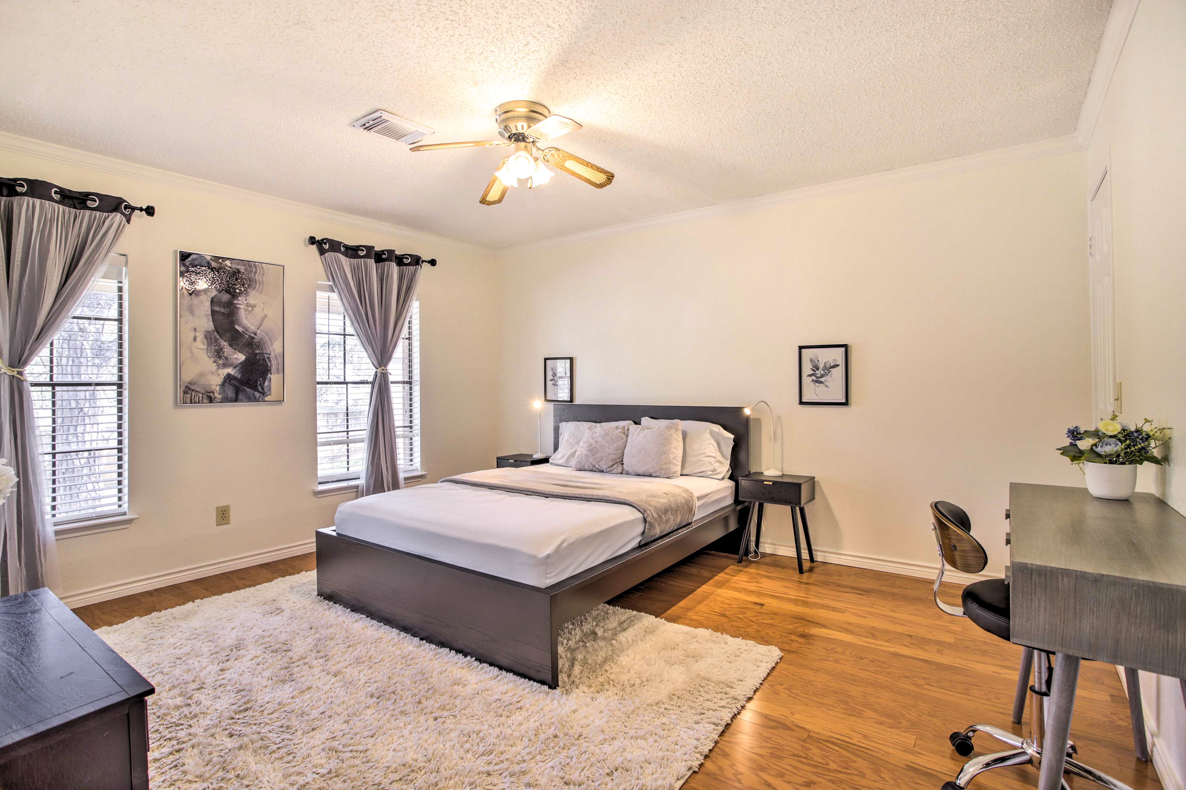 Bedroom 3 | Queen Bed | Office Area | Smart TV