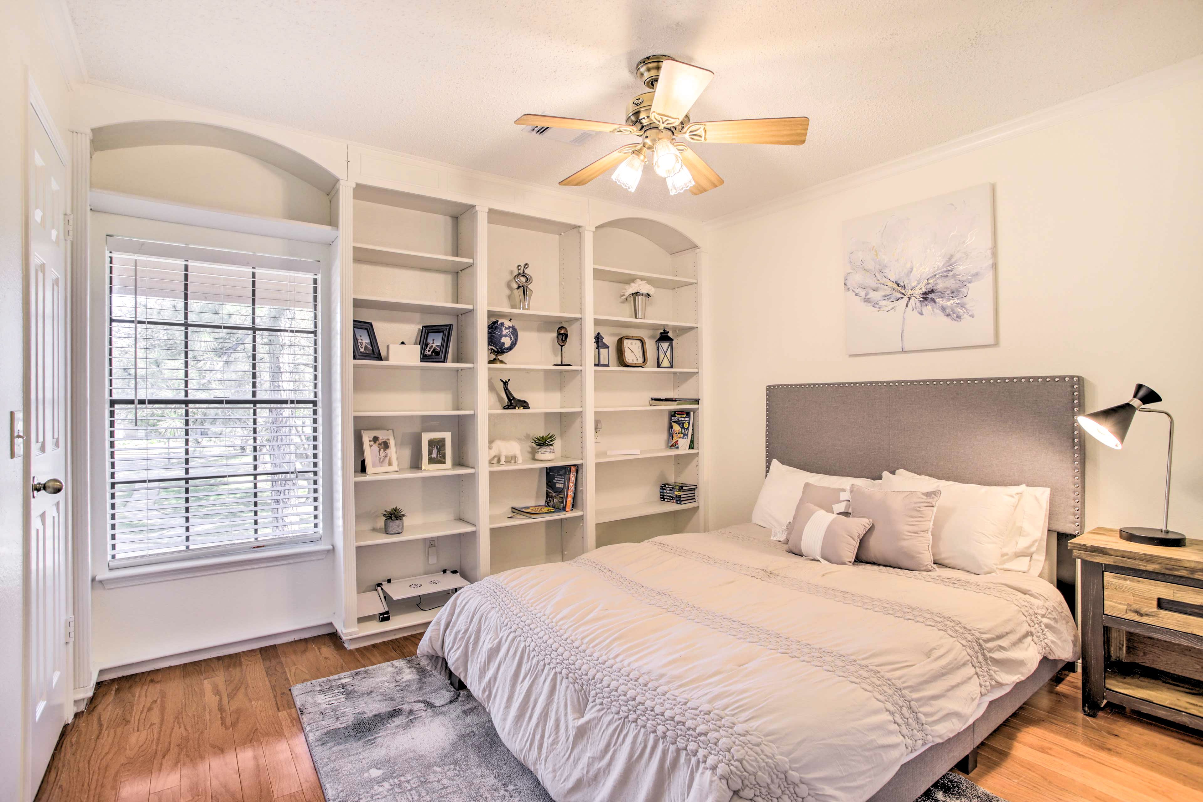 Bedroom 2 | Queen Bed