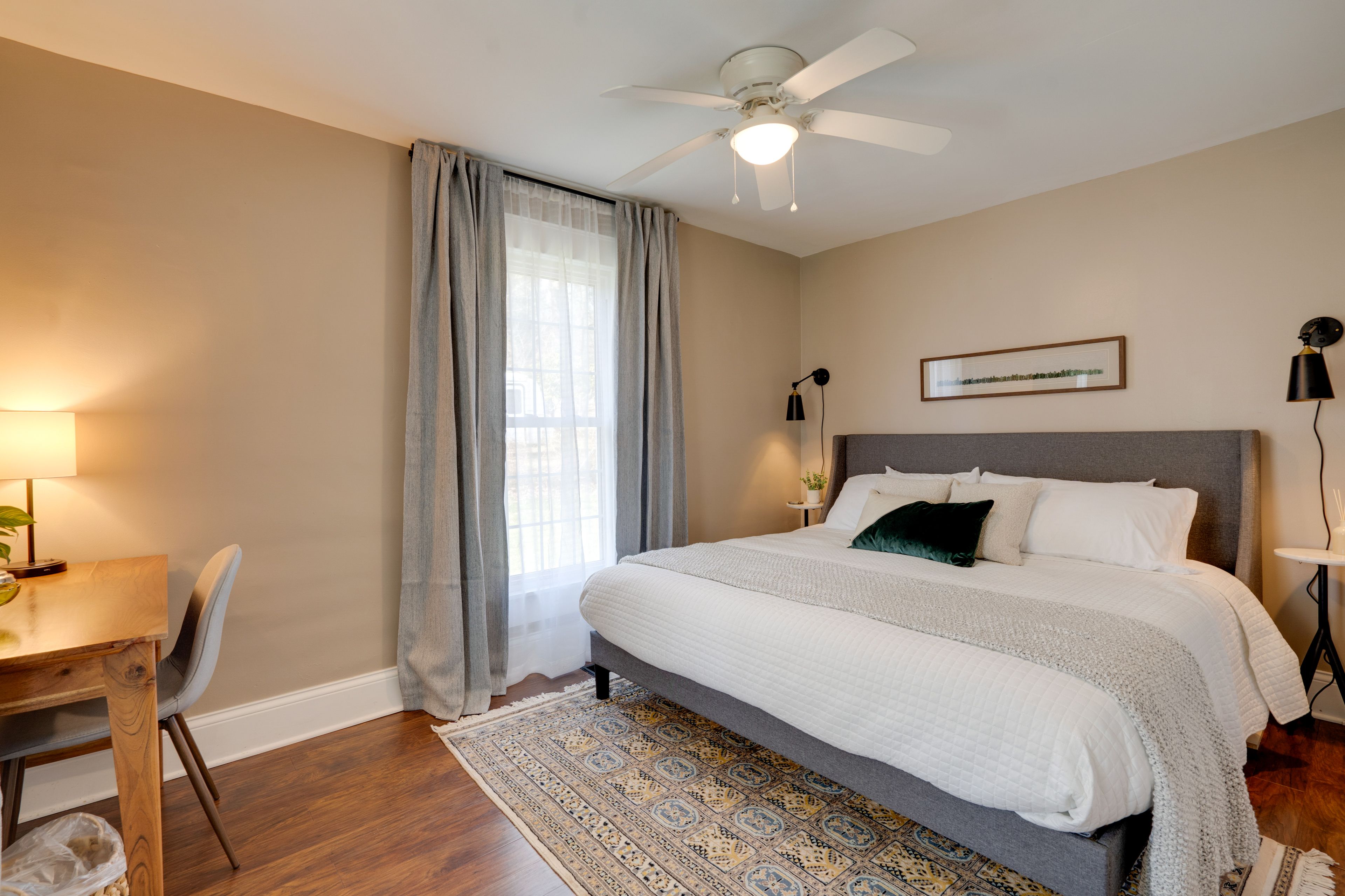 Bedroom 1 | King Bed | 1st Floor