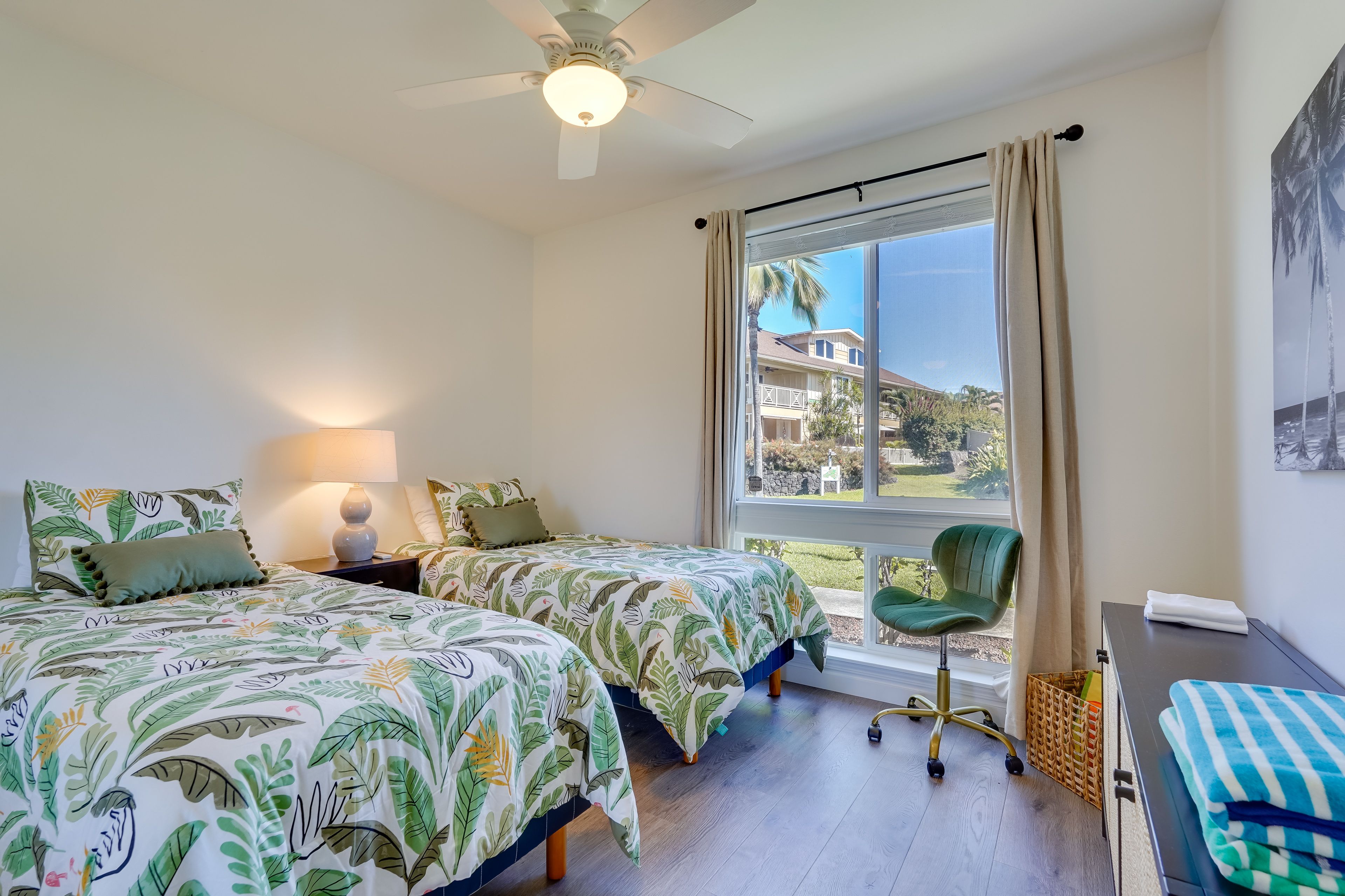 Bedroom 2 | 2 Twin Beds