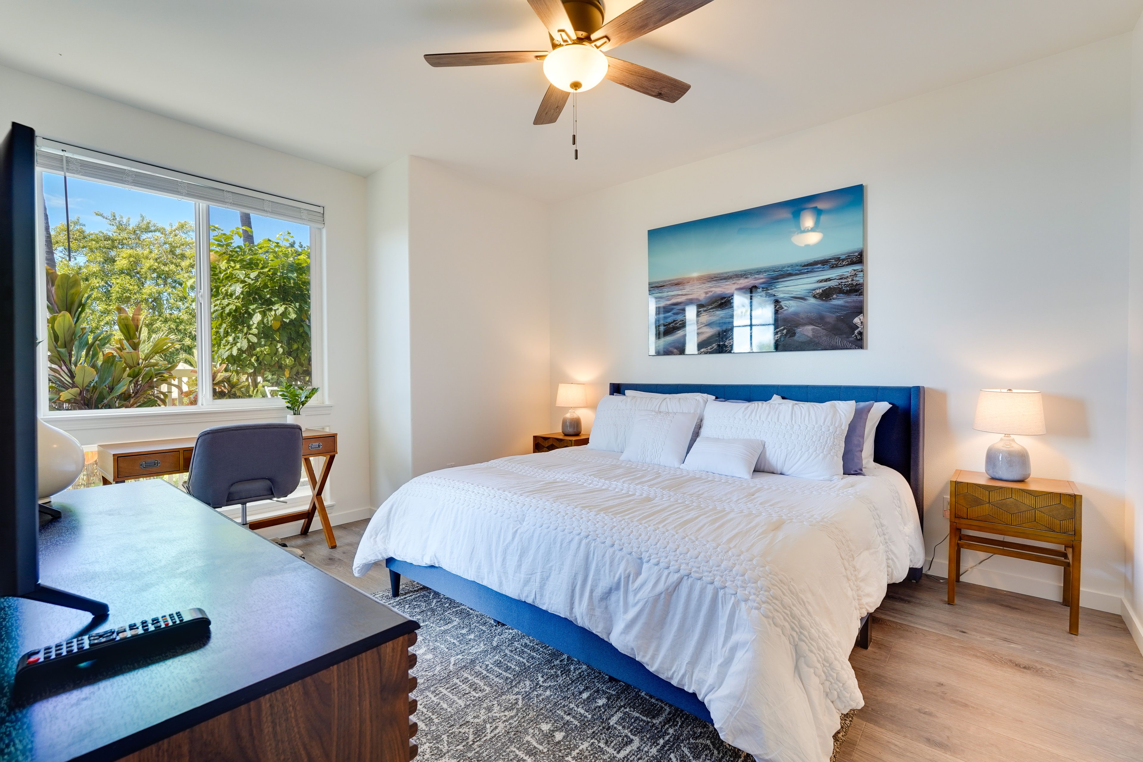 Bedroom 1 | King Bed | Smart TV