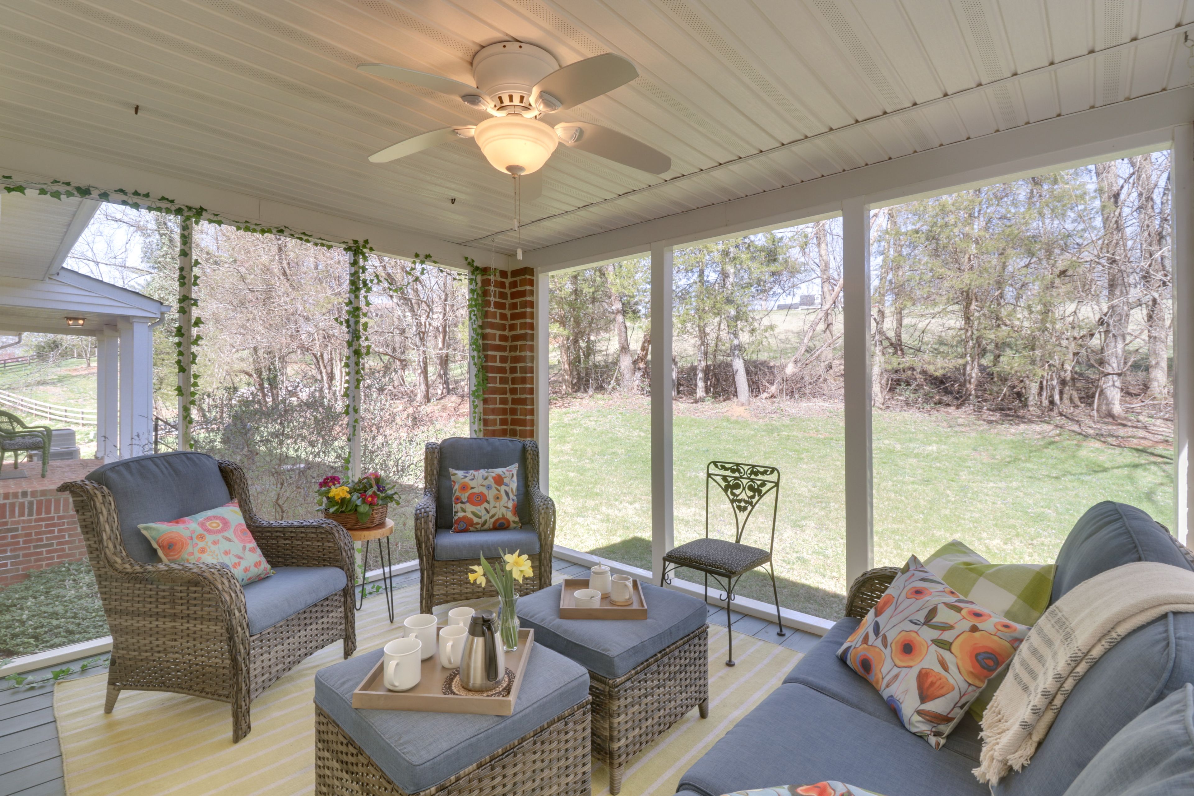 Screened Porch | 1.5-Acre Property