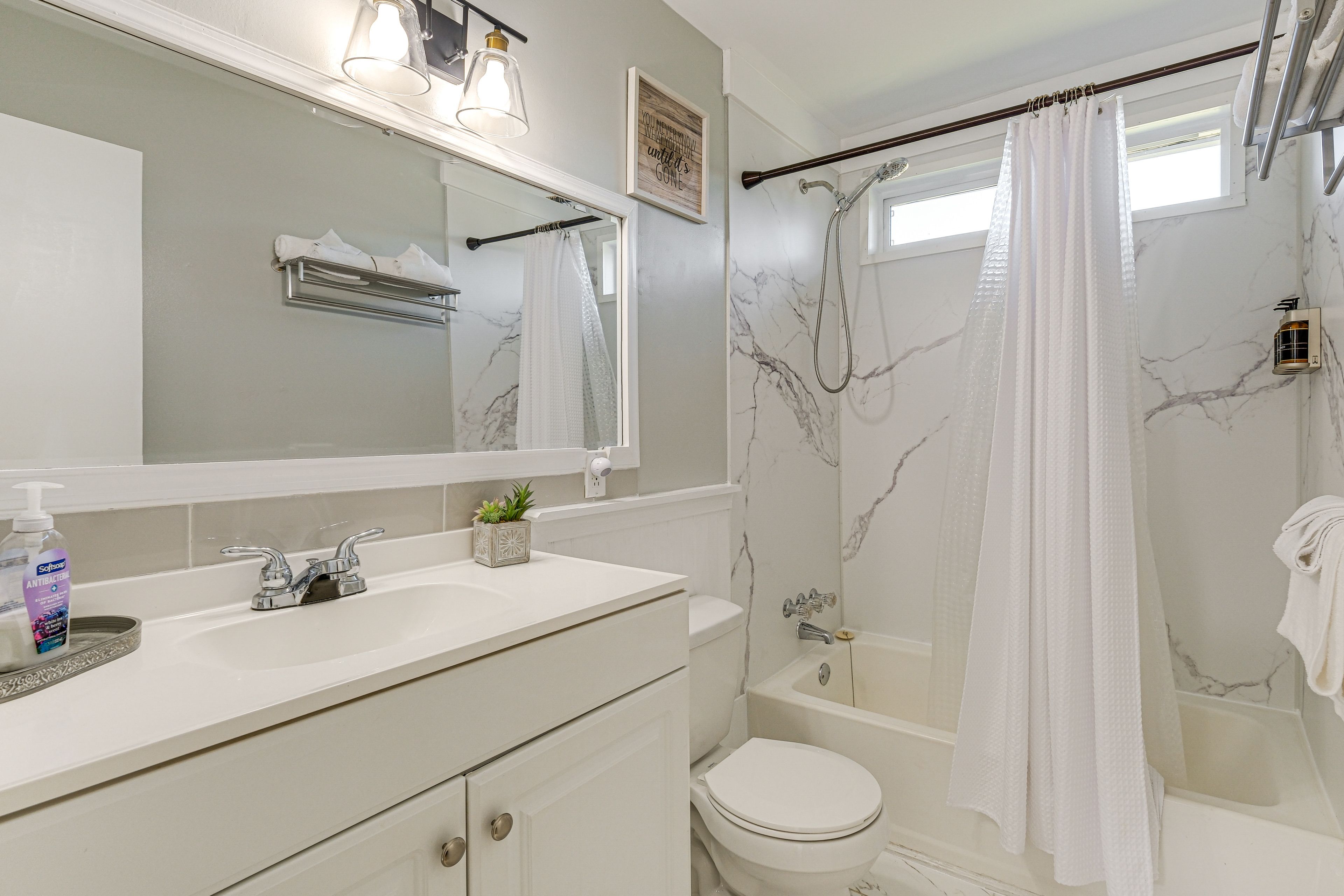 Full Bathroom | Hair Dryer